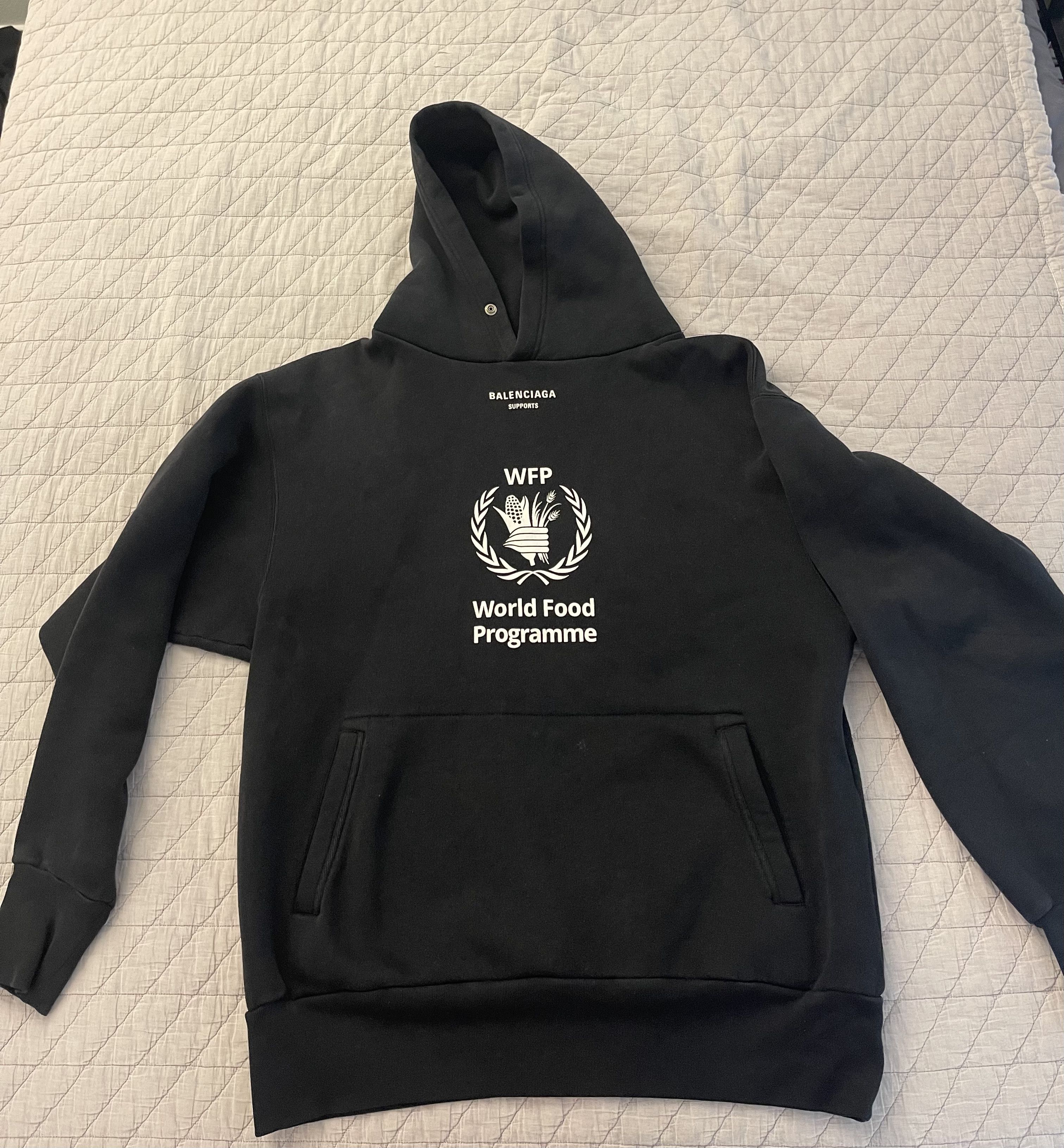 Balenciaga Balenciaga World Food Programme black hoodie Size US S / EU 44-46 / 1 - 1 Thumbnail