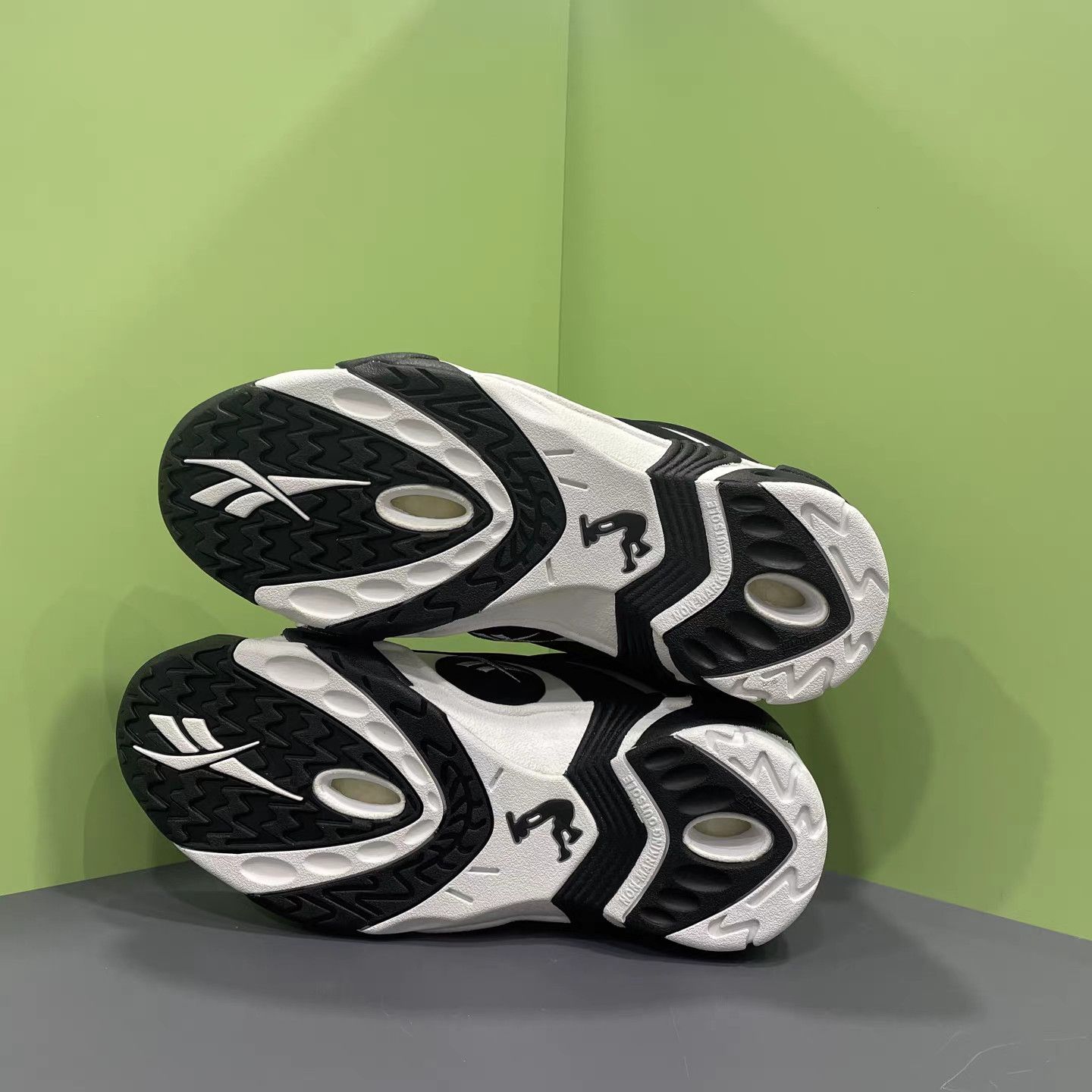 Reebok Reebok Shaqnosis Basketball Shoes (Shaquille O'Neal) K15 Size US 9 / EU 42 - 8 Thumbnail