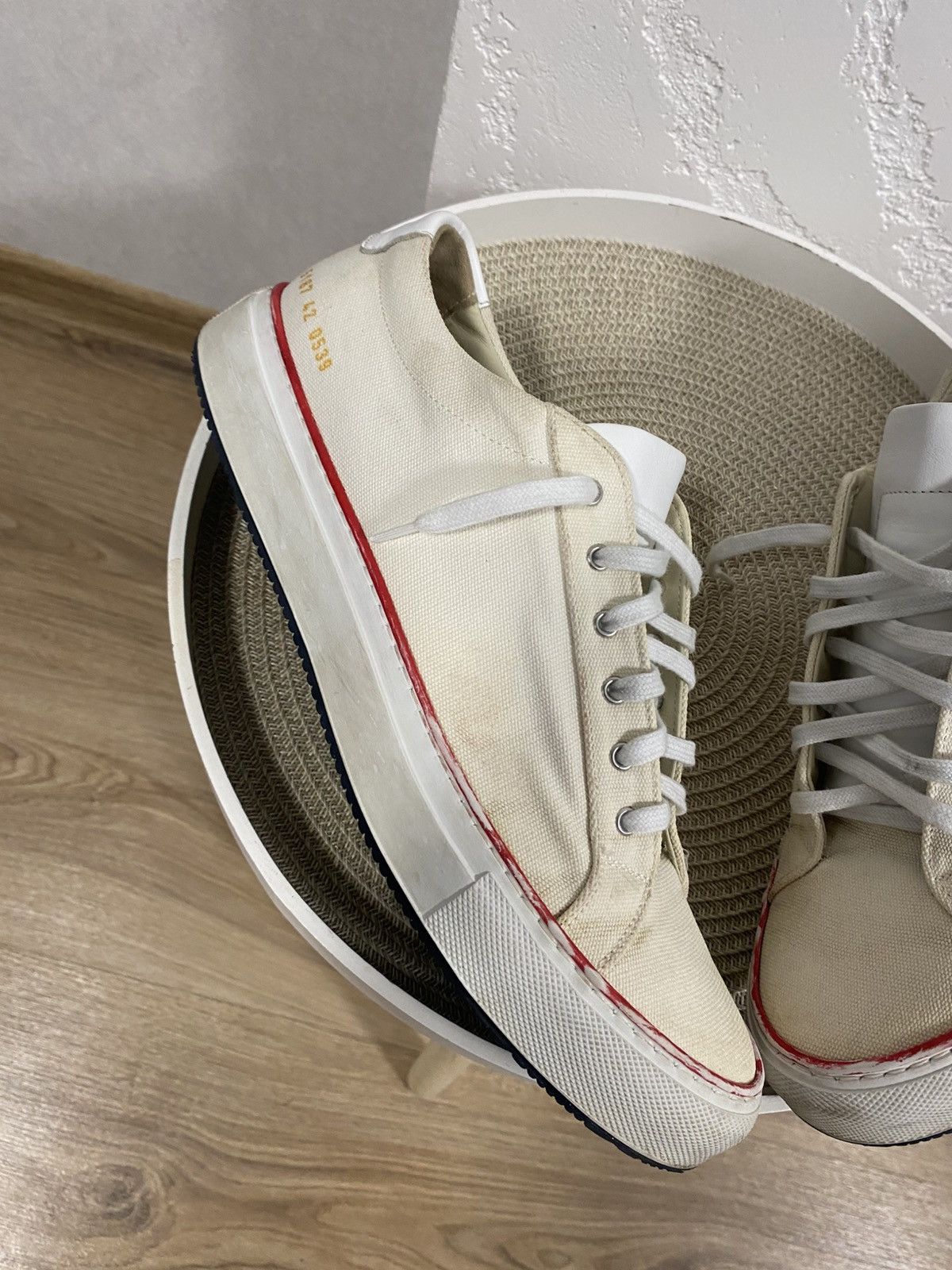 Common Projects Common Project Dirty Sneakers Size: 42 Size US 9 / EU 42 - 4 Thumbnail