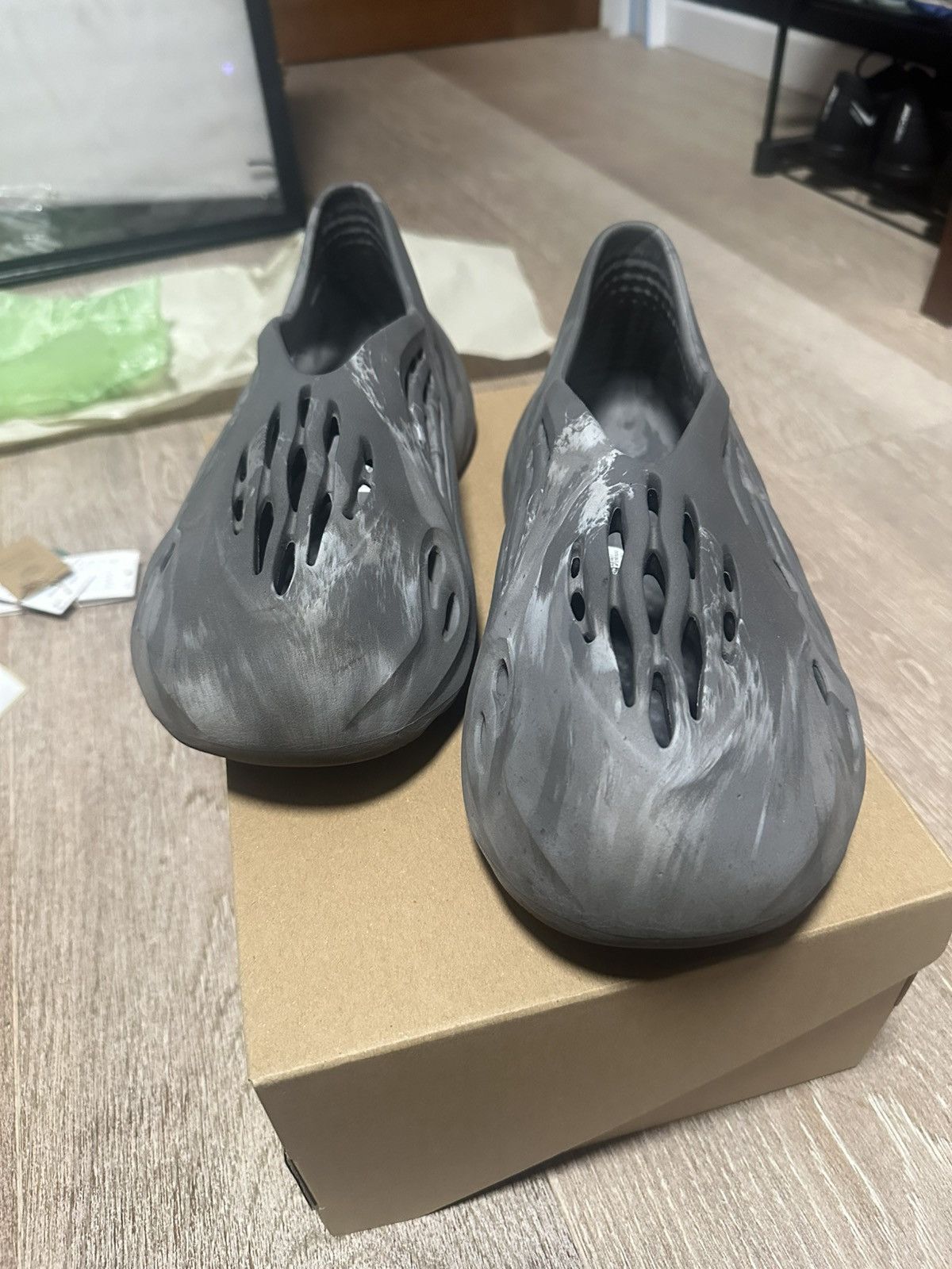 Yeezy Yeezy Foam RNR MX Granite Size US 9 / EU 42 - 2 Thumbnail