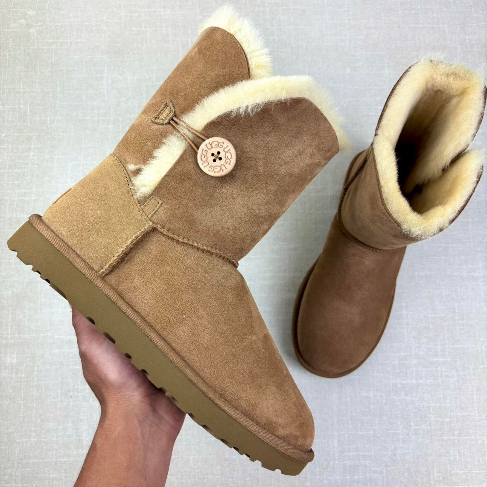 Ugg 🌰 2023 UGG Bailey Button II “Chestnut” 8.5M Size US 8.5 / EU 41-42 - 1 Thumbnail