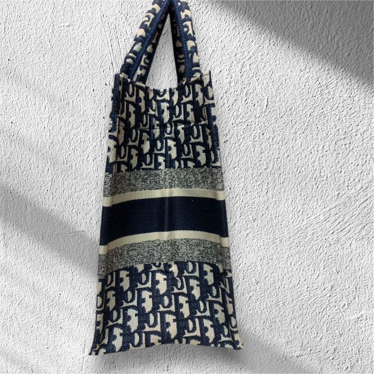 Christian Dior Monsieur Dior Small Dior Book Tote Blue Dior Oblique Embroidery Size ONE SIZE - 4 Thumbnail