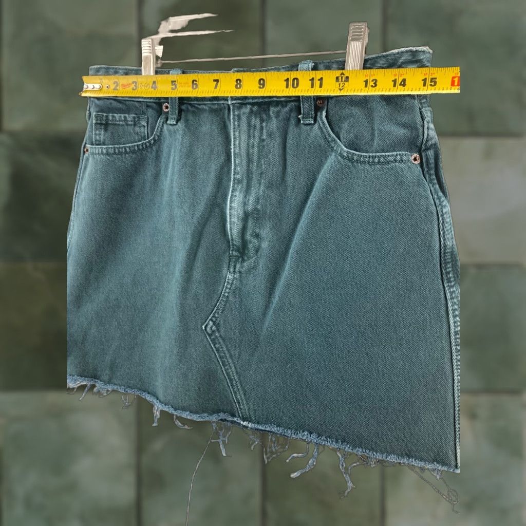 Abercrombie & Fitch Abercrombie & Fitch Jean Skirt Womens 29 Blue Raw Hem Denim Mini Short 90s Casual Womens Size 29" - 1 Thumbnail