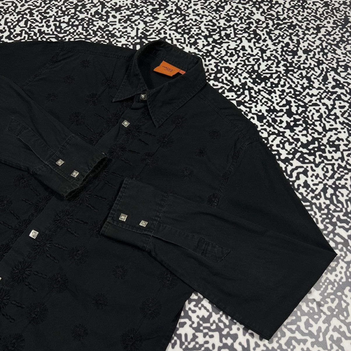 Versace RARE VERSACE DOLM Y2K Vintage Monogram Faded Luxury Shirt Size US XL / EU 56 / 4 - 5 Thumbnail