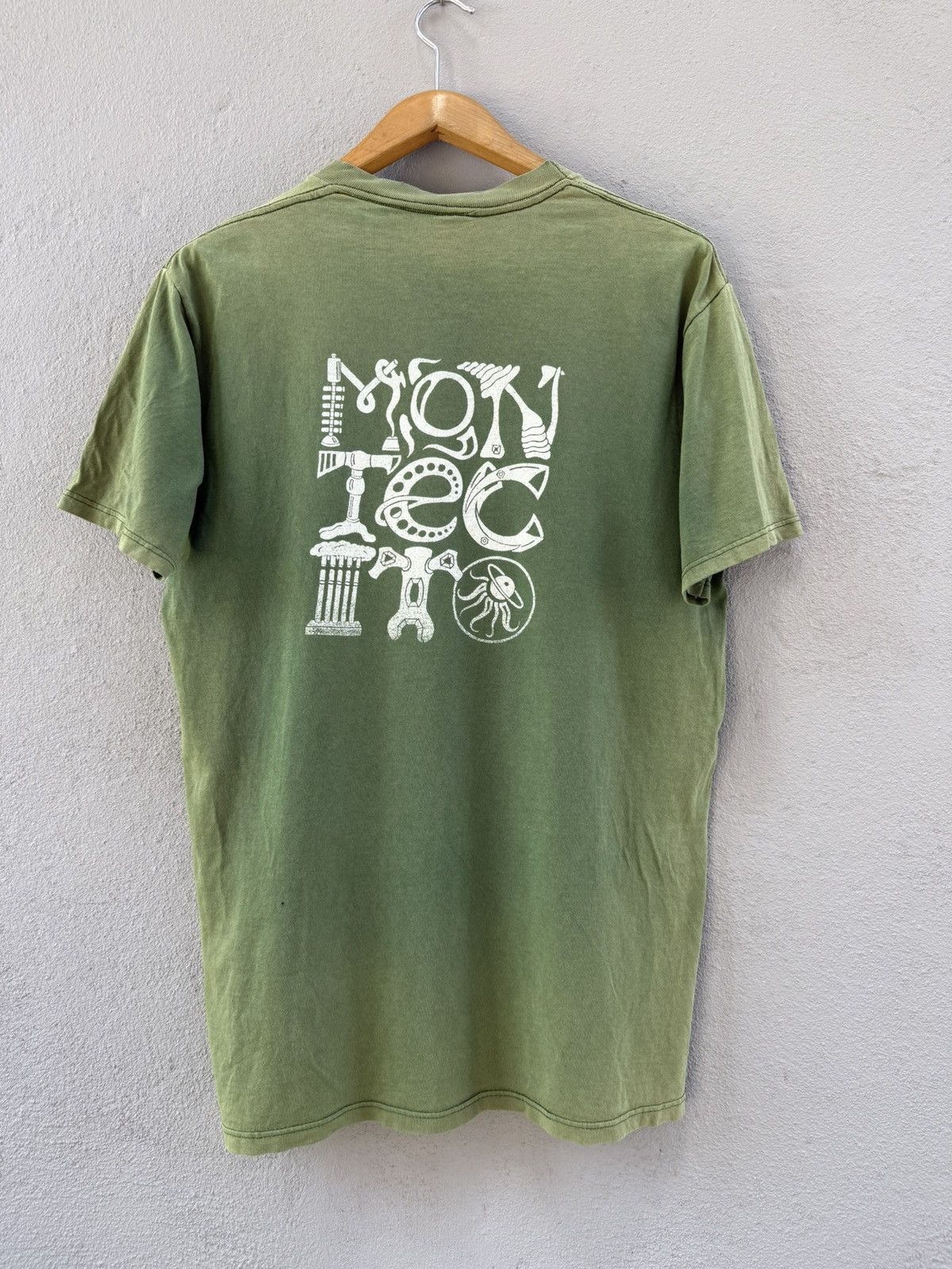 Vintage Thrashed Vintage 90s Montecito Hall Art Logo Sun Faded Tee Size US L / EU 52-54 / 3 - 2 Thumbnail