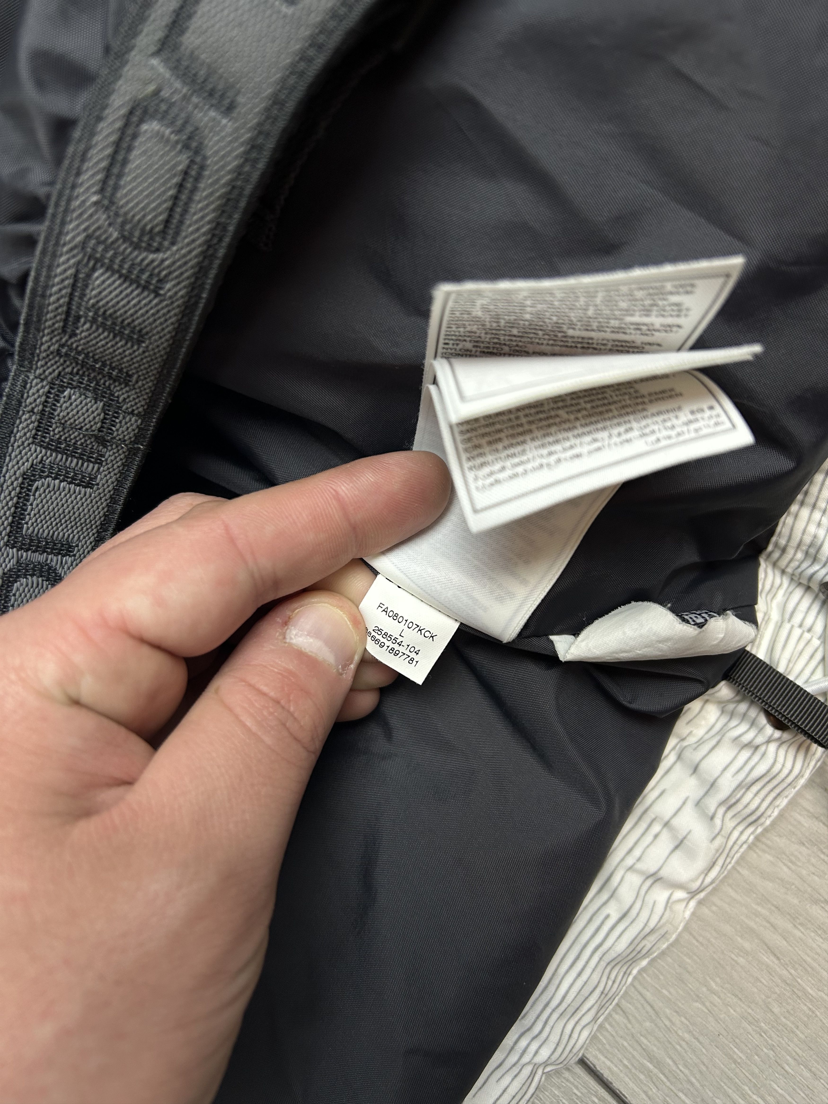 Nike ACG Nike ACG Vintage Puffer Down 550 Jacket SIze L White Size US L / EU 52-54 / 3 - 9 Thumbnail