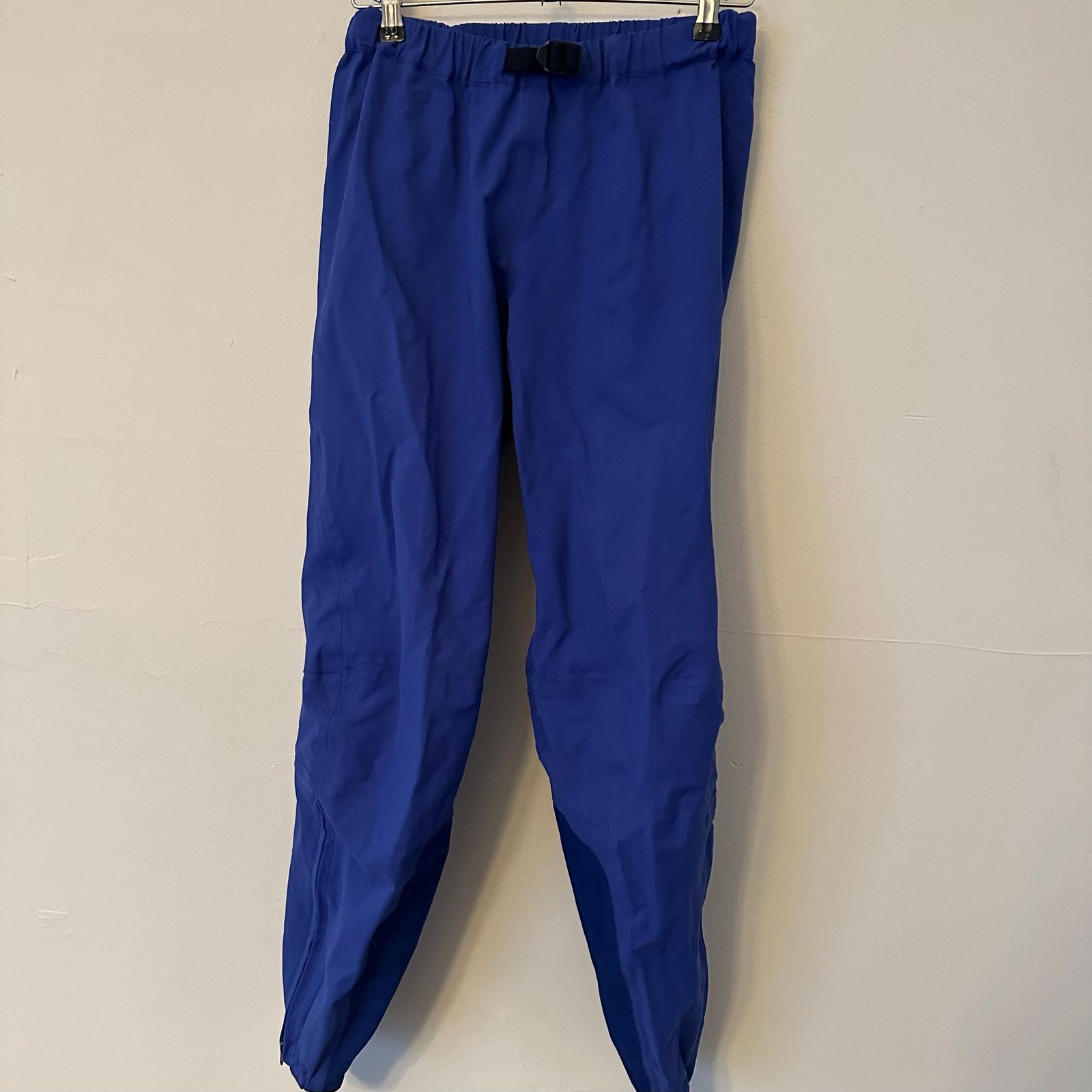 Patagonia Vintage Patagonia shell pants blue 100 percent nylon Size US 28 / EU 44 - 1 Thumbnail