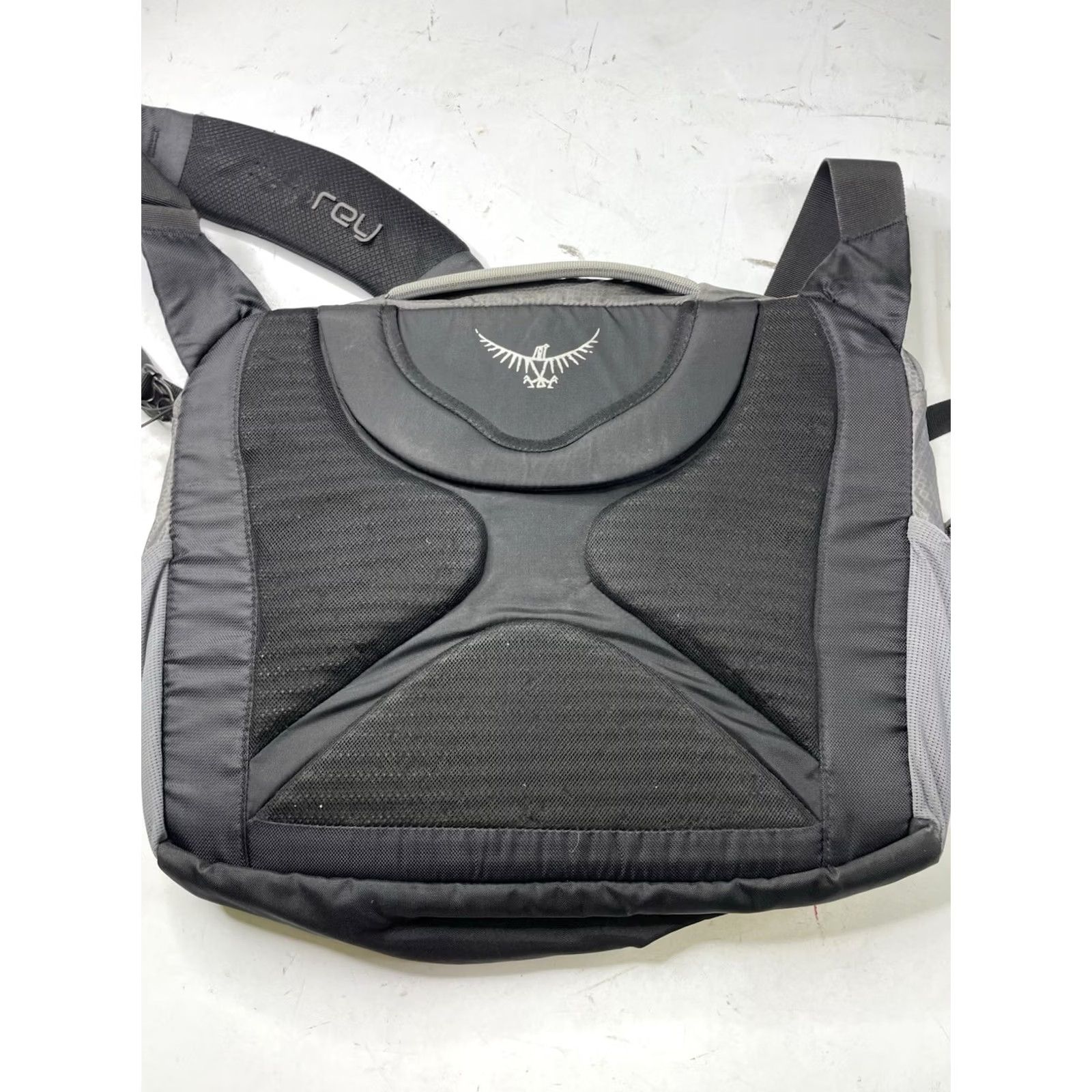 Osprey Osprey Ozone Courier Black Messenger Bag 20L 15" Laptop Shoulder Bag Mens Nylon Crossbody Adjustable Strap 15 in Width Black Spanos Size ONE SIZE - 7 Thumbnail
