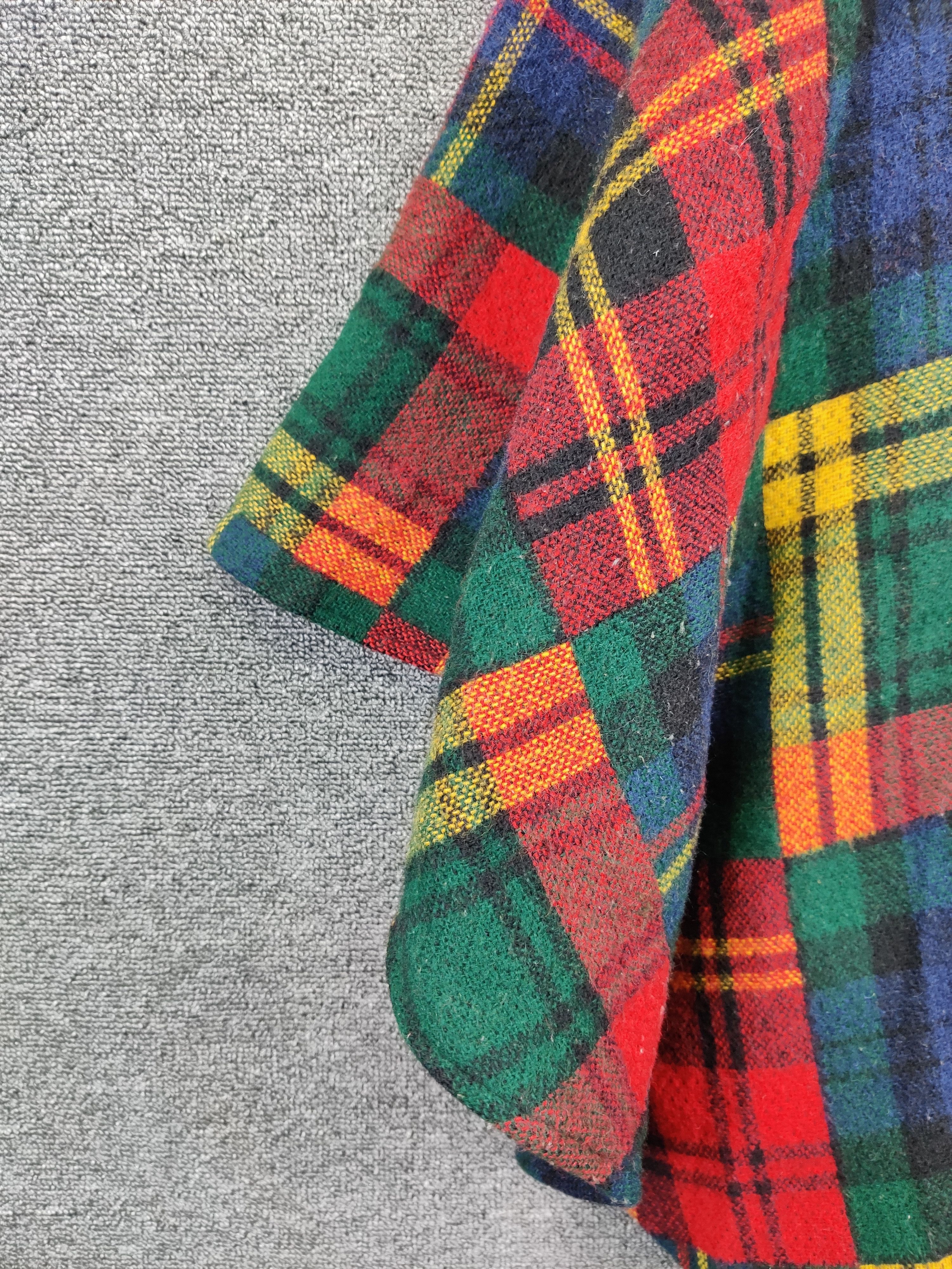 Japanese Brand Johnson Woolen Mills Checkered Wool Poncho Cloacks Cape Size US S / EU 44-46 / 1 - 4 Thumbnail