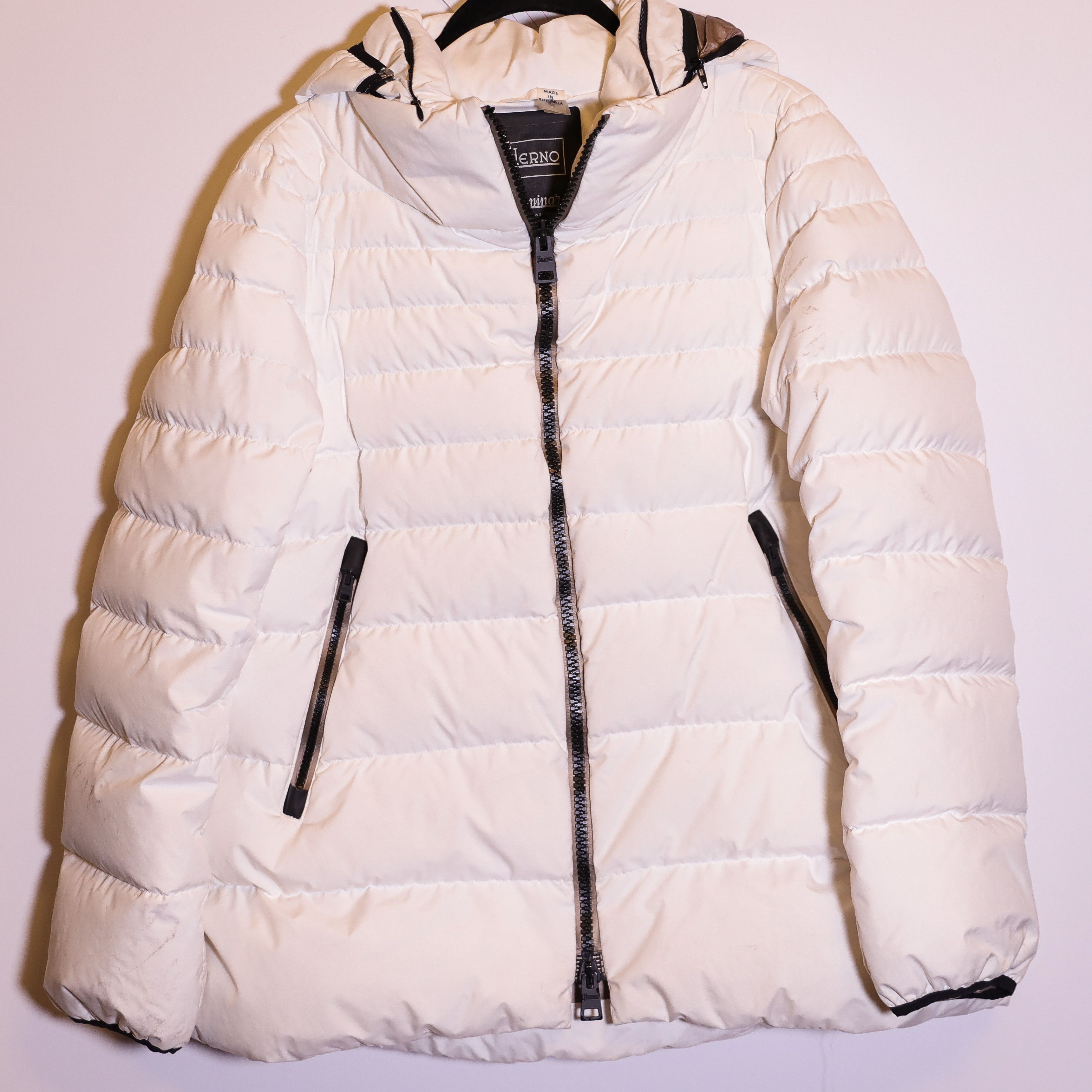 image of Herno Women's Laminar Quilted Puffer Full Zip in White (Size Small)