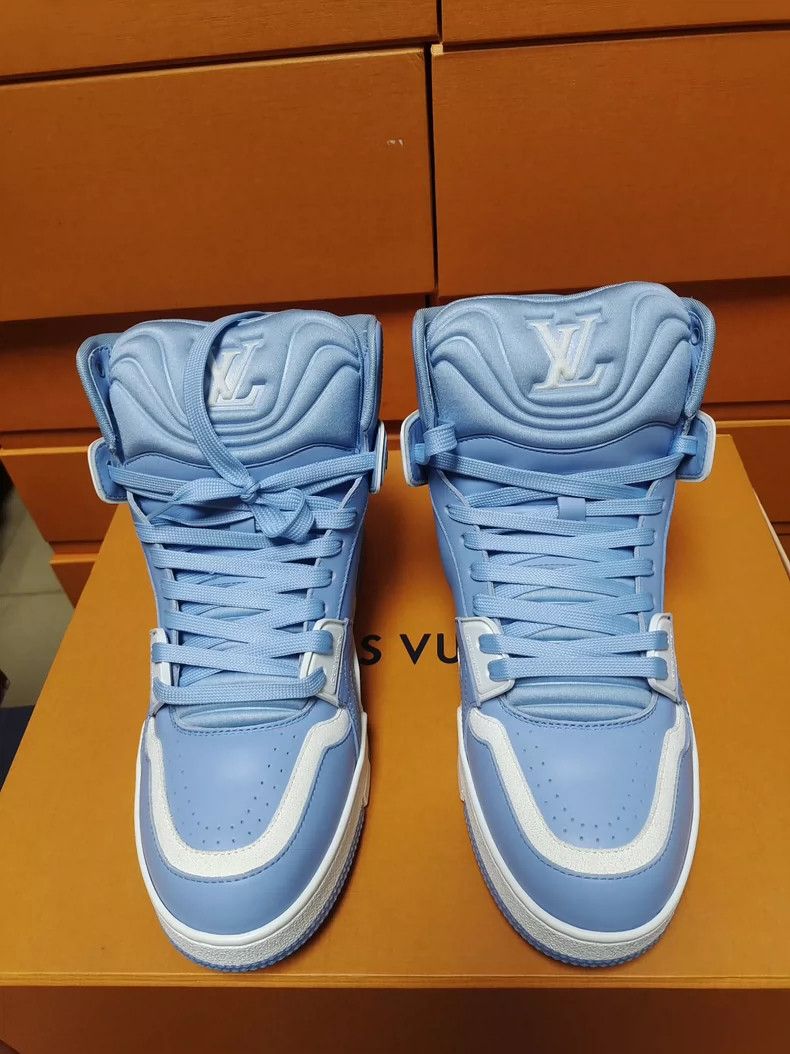 Louis Vuitton Louis Vuitton Trainer blue and white sneakers Size US 7 / EU 40 - 3 Thumbnail