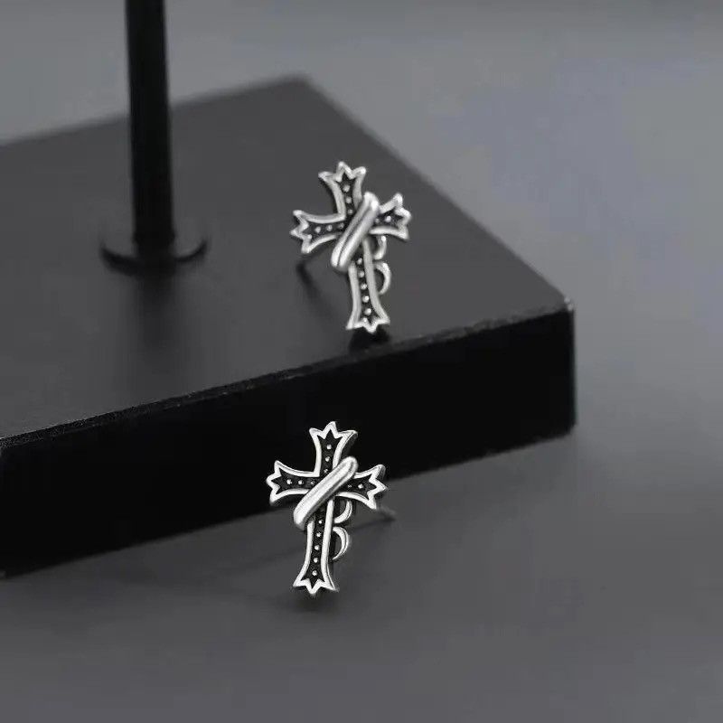 Jewelry × Vintage Vintage Cross Stud Earrings Size ONE SIZE - 2 Thumbnail