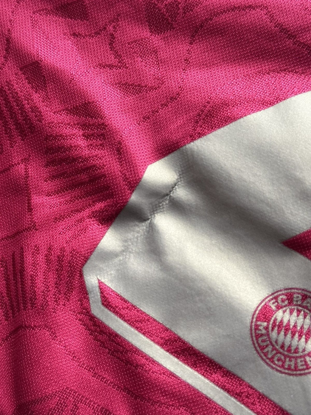 Adidas KIDS New Bayern Munchen Anniversary Muller Football Jersey Size US S / EU 44-46 / 1 - 8 Thumbnail