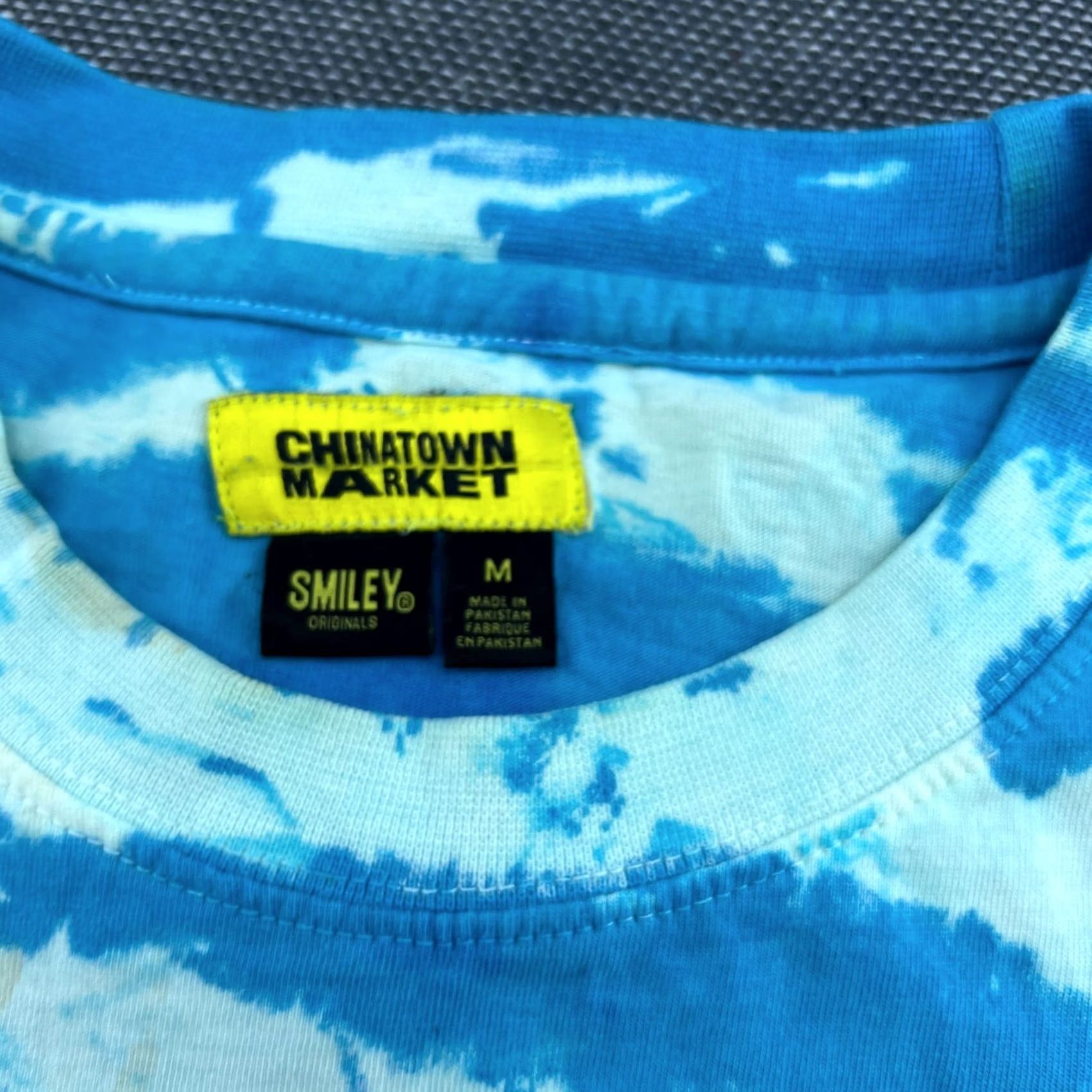Vintage Chinatown Market Polo Bear Smiley Basketball Blue Tie-dye T-Shirt Medium Tee Shirt Mens Tee Shirt Blue Tie-dye Polo Bear Smiley Basketball Size US M / EU 48-50 / 2 - 6 Thumbnail