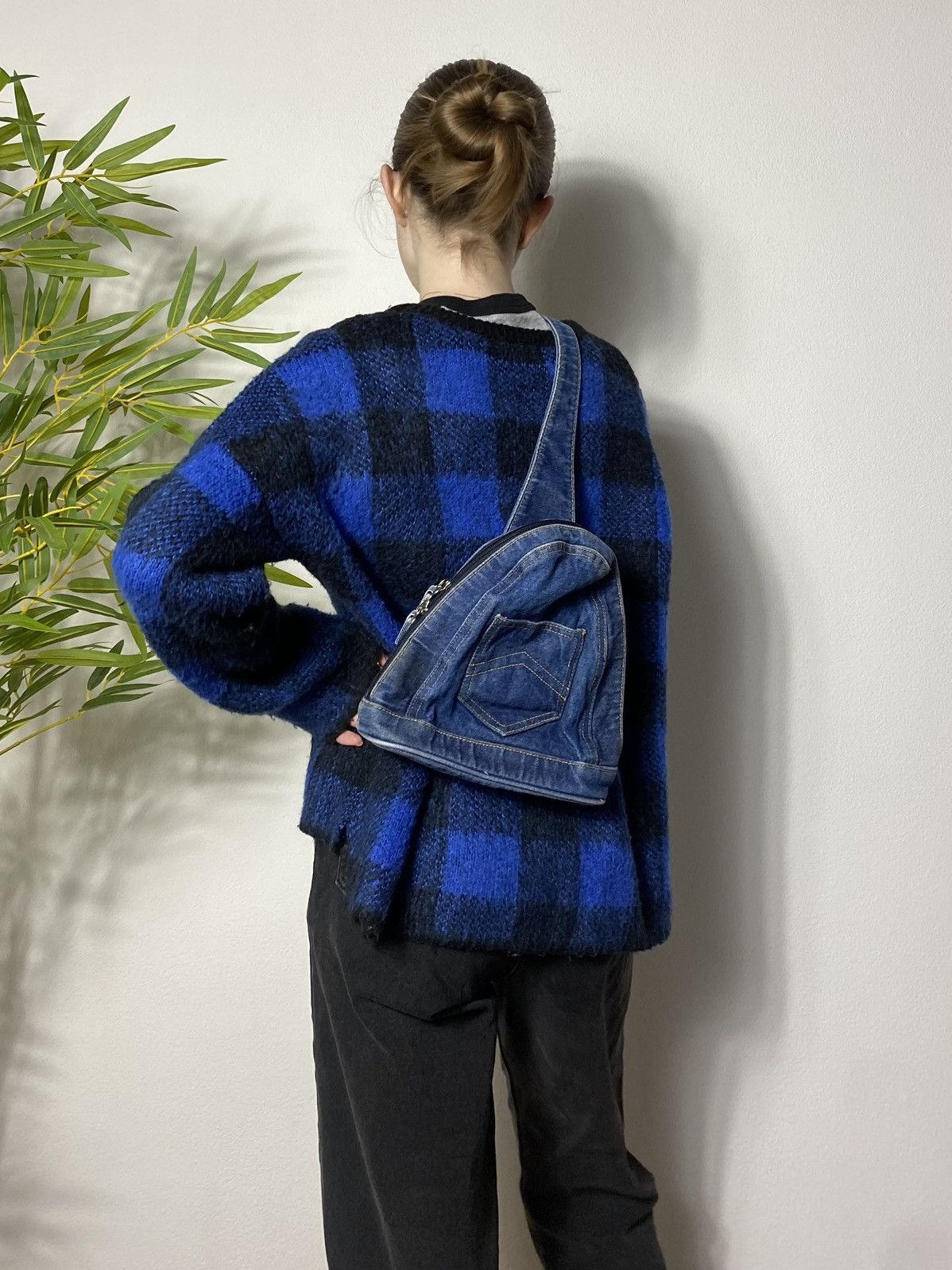 VINTAGE MULTIPOCKET CROSSBODY SLING BAG