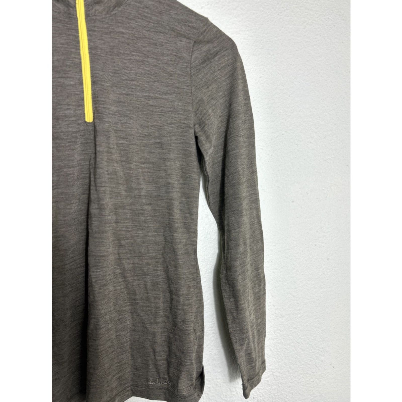 Vintage LL Bean Womens XS Olive 1/4 Zip Wooly Polyester Blend Pullover Windstopper Jacket Windbreaker Womens XS Olive Green 1/4 Zip Pullover Windstopper Size XS / US 0-2 / IT 36-38 - 4 Thumbnail