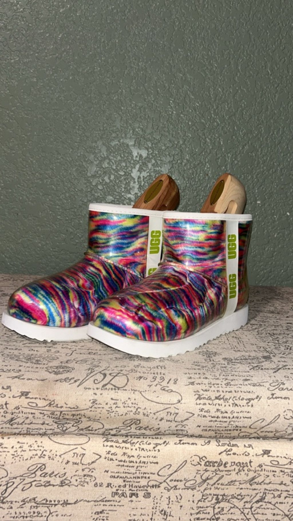 Ugg Women's UGG Winter & Rain Boots Size 5 Multicolor White Size US 5 / IT 35 - 1 Thumbnail