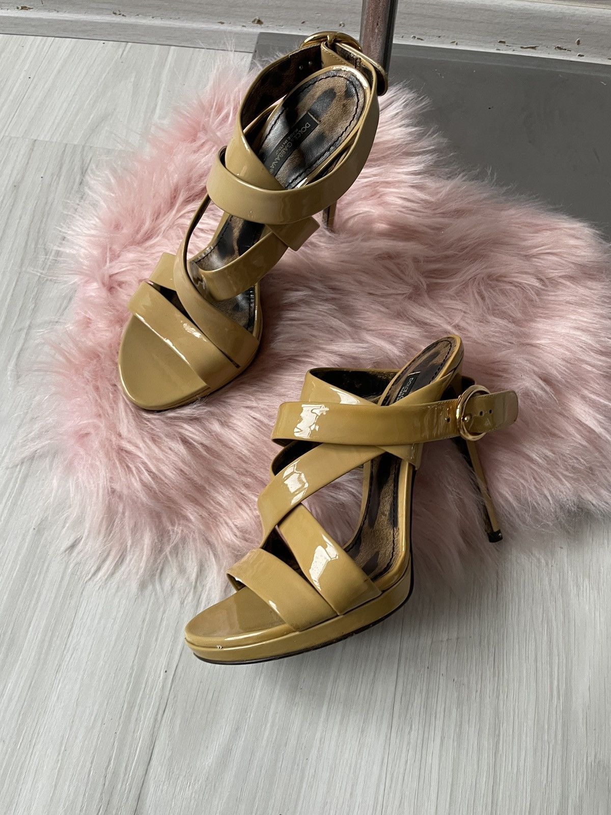 Dolce & Gabbana Dolce Gabbana heels Size US 7 / IT 37 - 16 Thumbnail