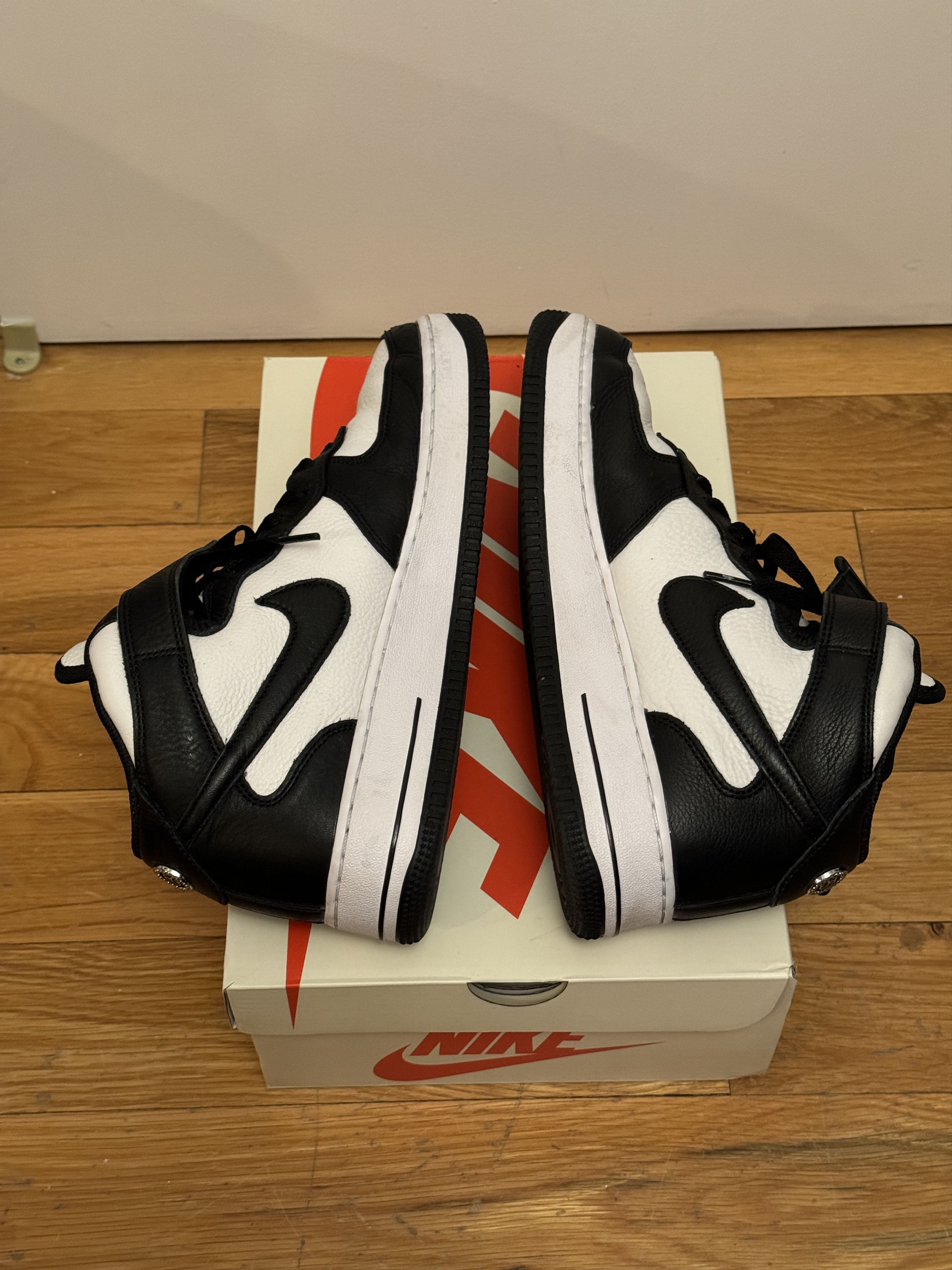 Nike × Stussy Air Force 1 Mid Size US 9 / EU 42 - 7 Thumbnail