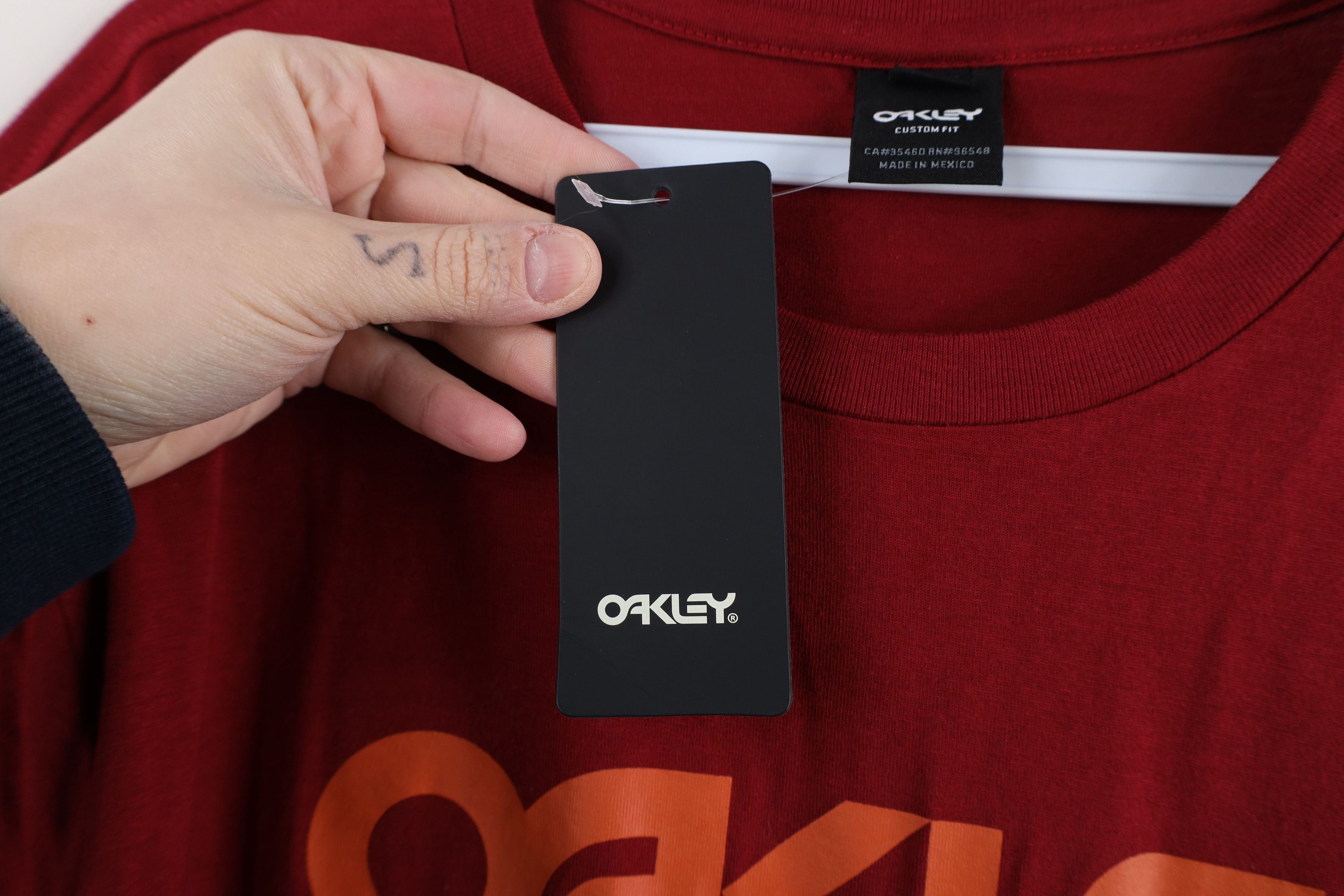 Oakley × Vintage Deadstock Vintage Y2K Oakley Spell Out Short Sleeve T-Shirt Size US XL / EU 56 / 4 - 7 Thumbnail