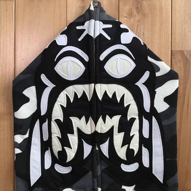 Bape 💫Glow in the dark💫 BAPE city camo Tiger full zip hoodie APE Size US XL / EU 56 / 4 - 5 Thumbnail
