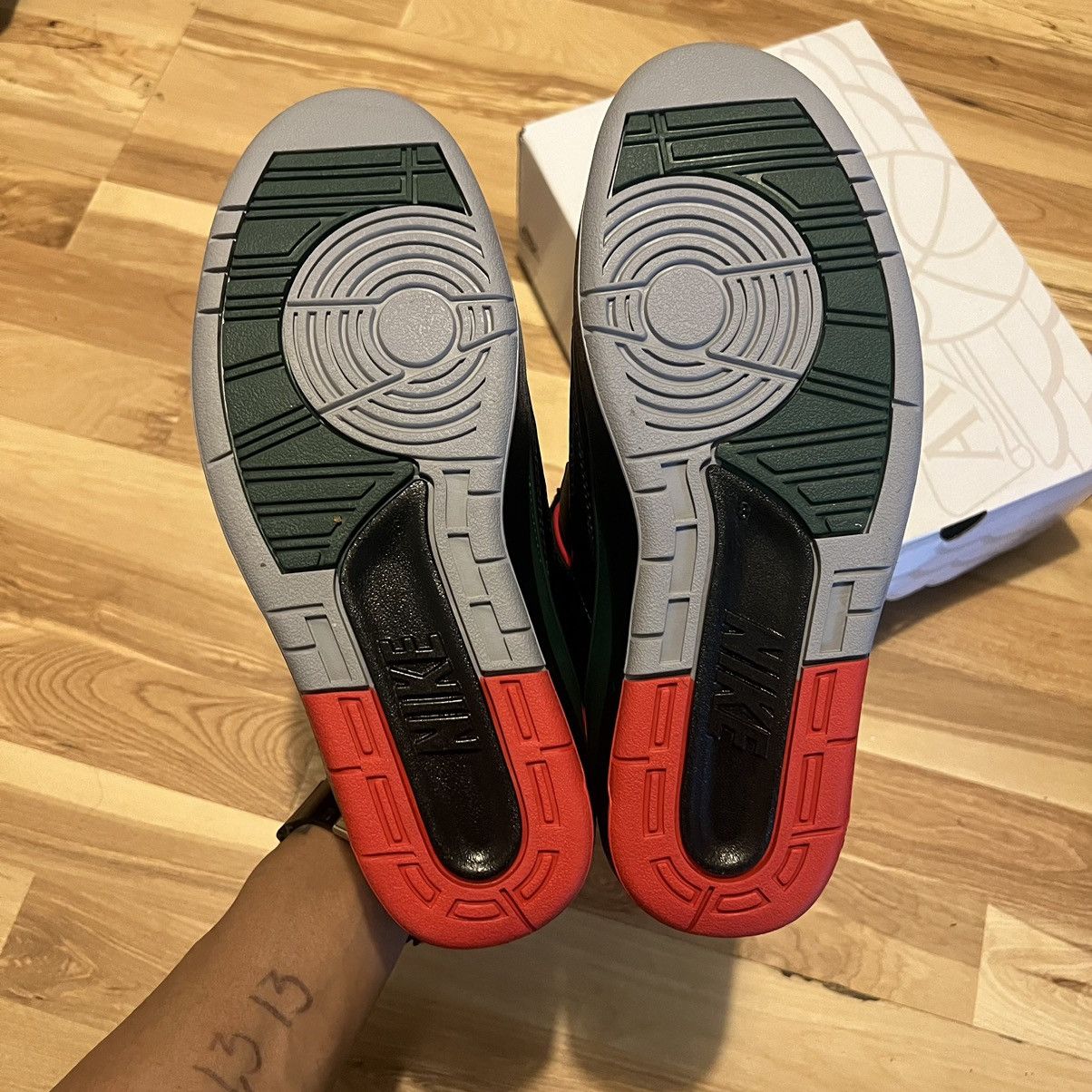 Jordan Brand Air Jordan 2 Low Christmas Size 8 Size US 8 / EU 41 - 7 Thumbnail