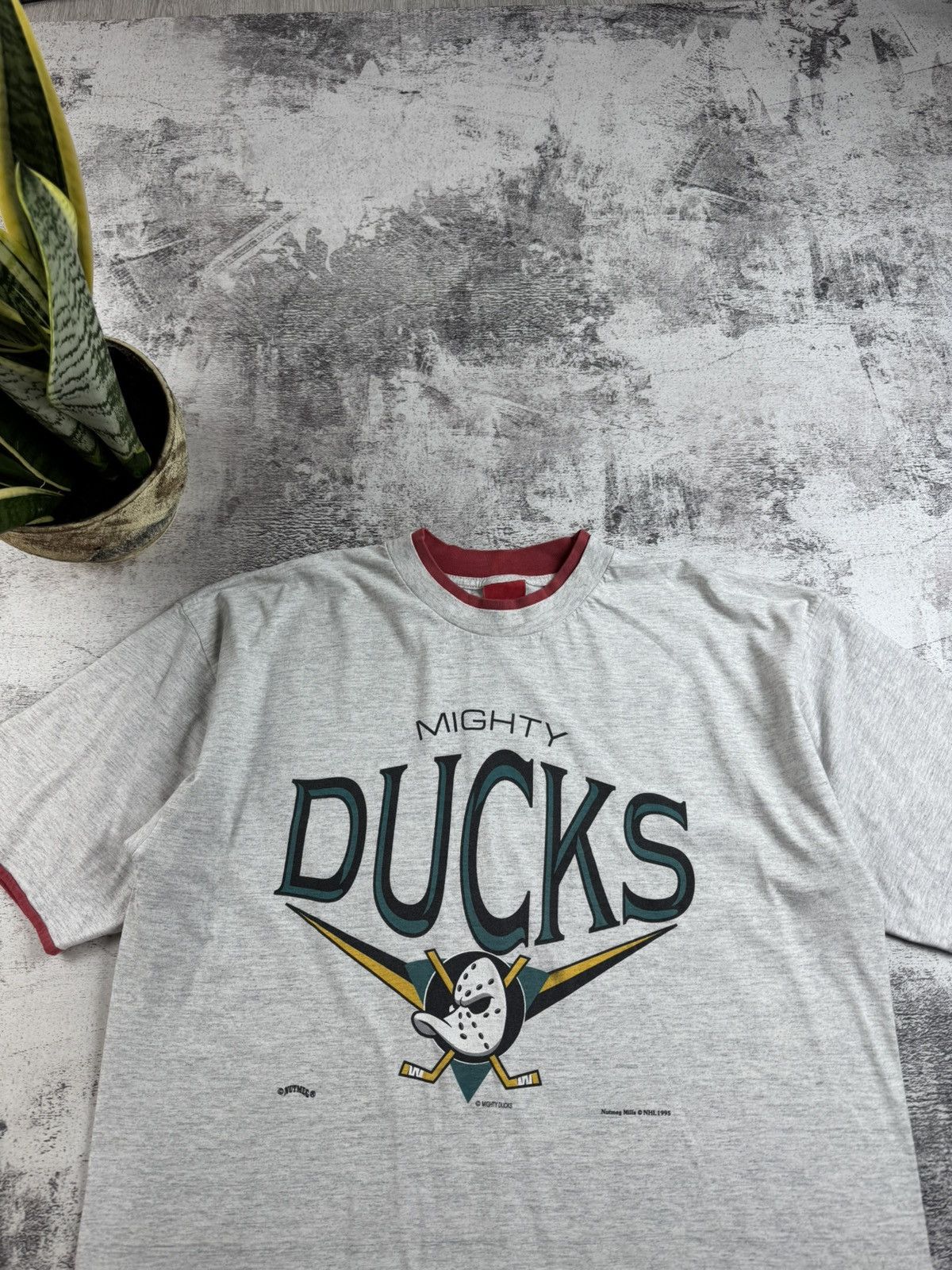NHL Mighty Ducks 1995 NHL Hockey Kick Nutmeg Vintage Men’s Cotton T Shirt Tee Jersey Size US XL / EU 56 / 4 - 5 Thumbnail
