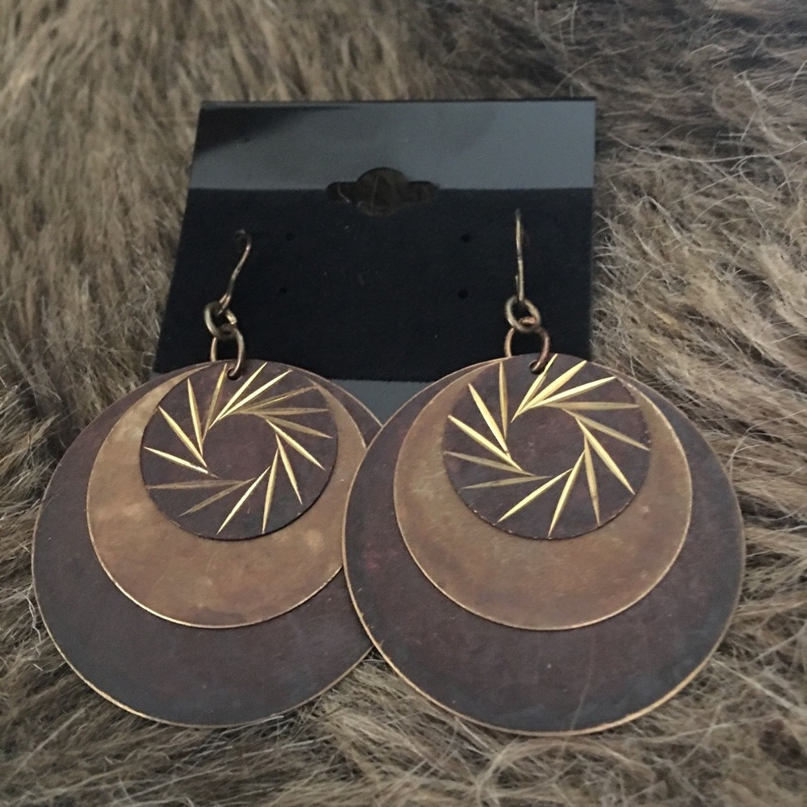 Jewelry Brown with gold tone etching disc earrings Size ONE SIZE - 2 Thumbnail