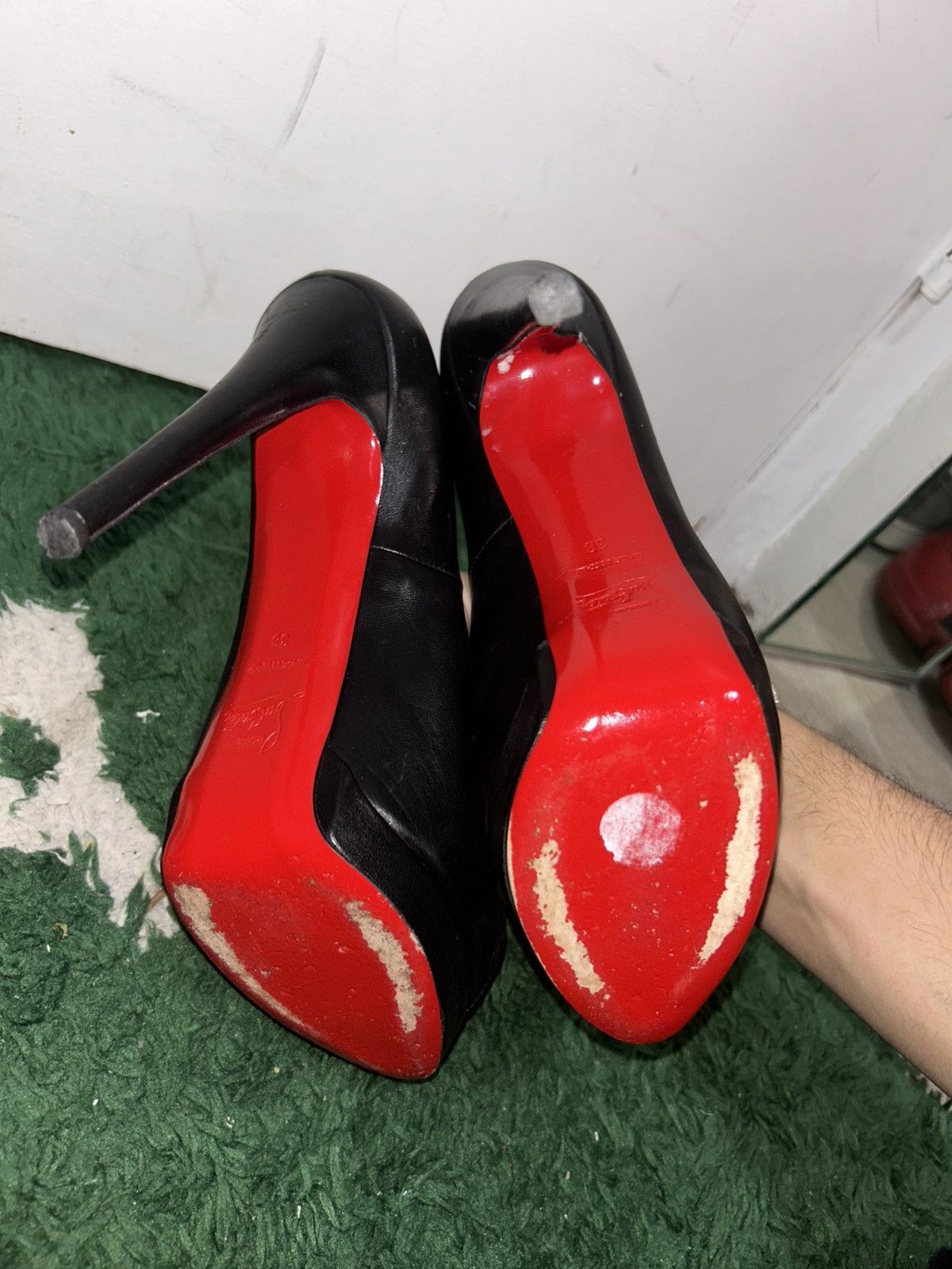 Christian Louboutin christian louboutin size 38 eu 8 women’s with box clean Size US 8 / IT 38 - 4 Thumbnail