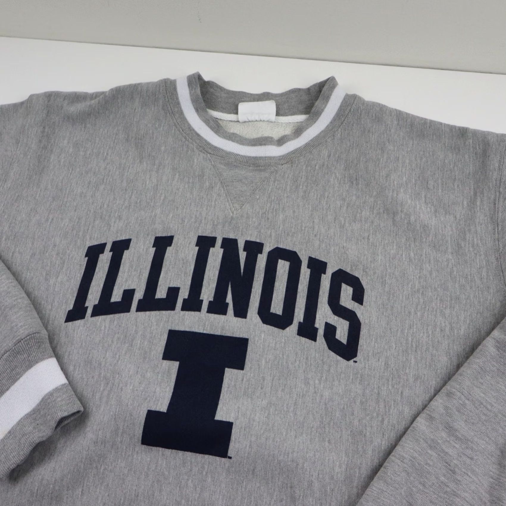 Champion VINTAGE Champion Illinois Sweatshirt Mens 2XL Gray Heavyweight Pullover Crewneck Graphic Print Illini 90s 80s Sweatshirt Size US XXL / EU 58 / 5 - 3 Thumbnail