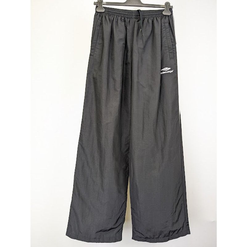 Balenciaga o1rshd1 Medium Fit Tracksuit Pants in Black Size US 32 / EU 48 - 2 Thumbnail