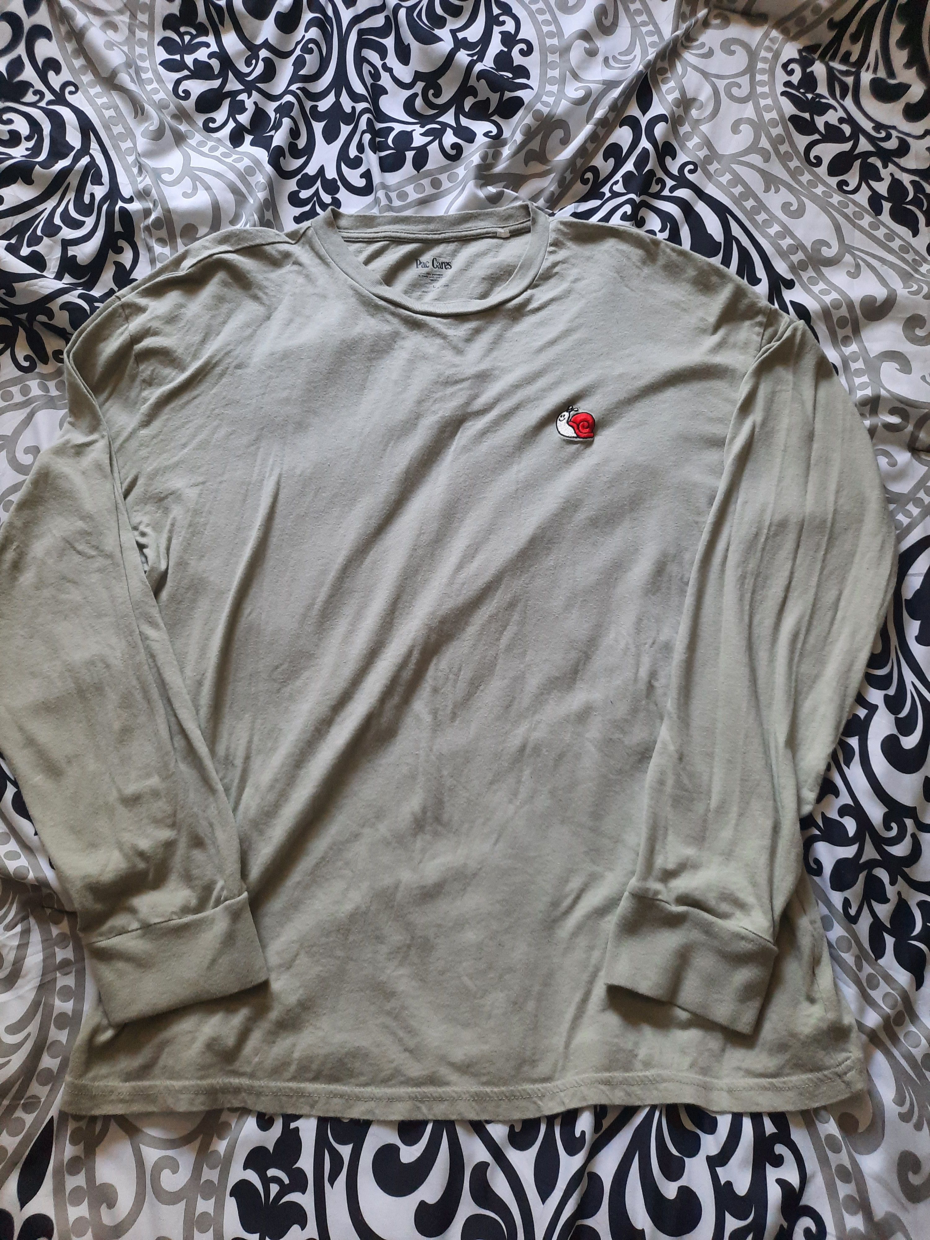 Pacsun Embroidered snail long sleeve shirt Size US L / EU 52-54 / 3 - 1 Thumbnail