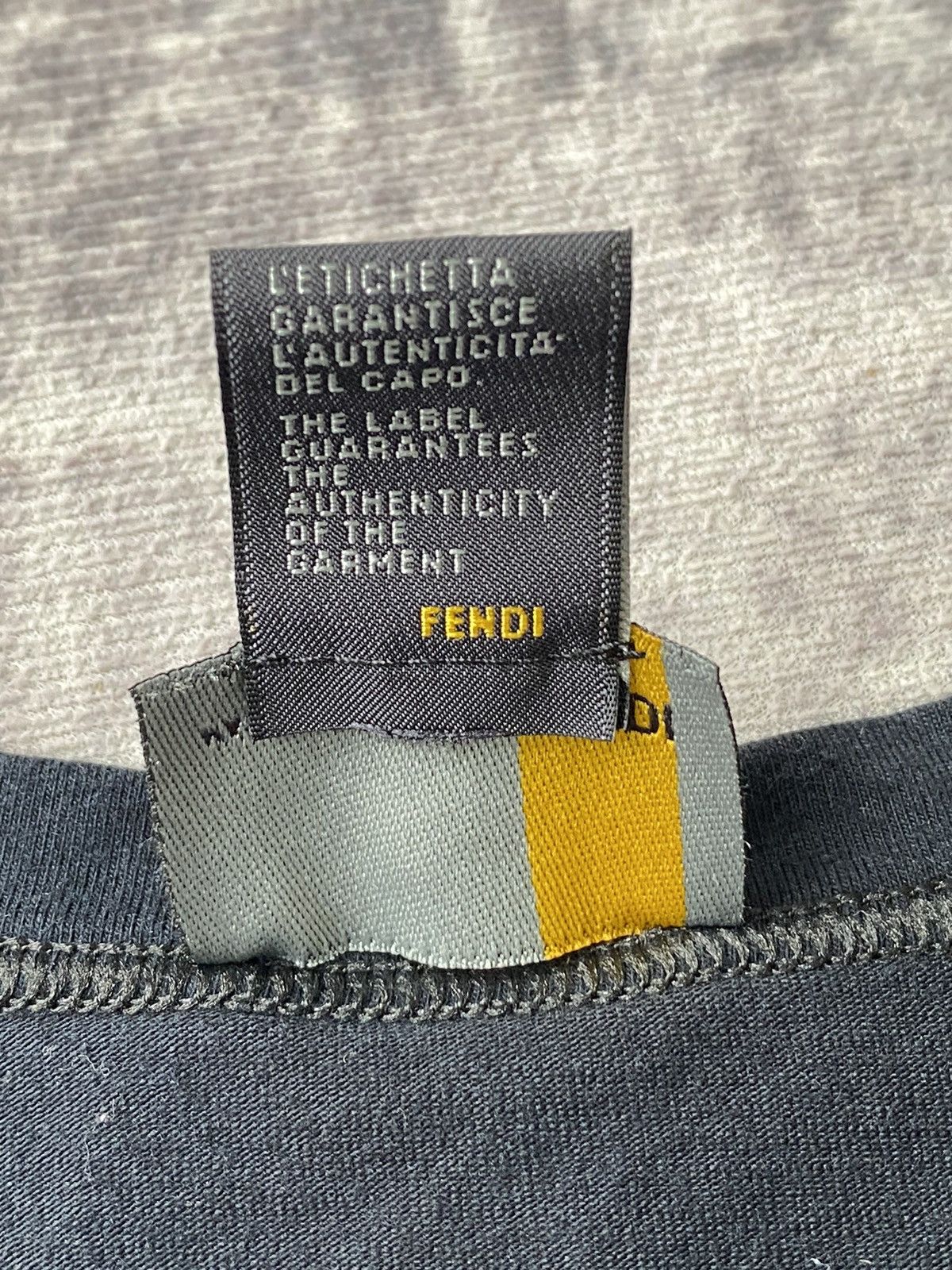 Fendi Fendi Italy V-Neck Tees Size M / US 6-8 / IT 42-44 - 5 Thumbnail