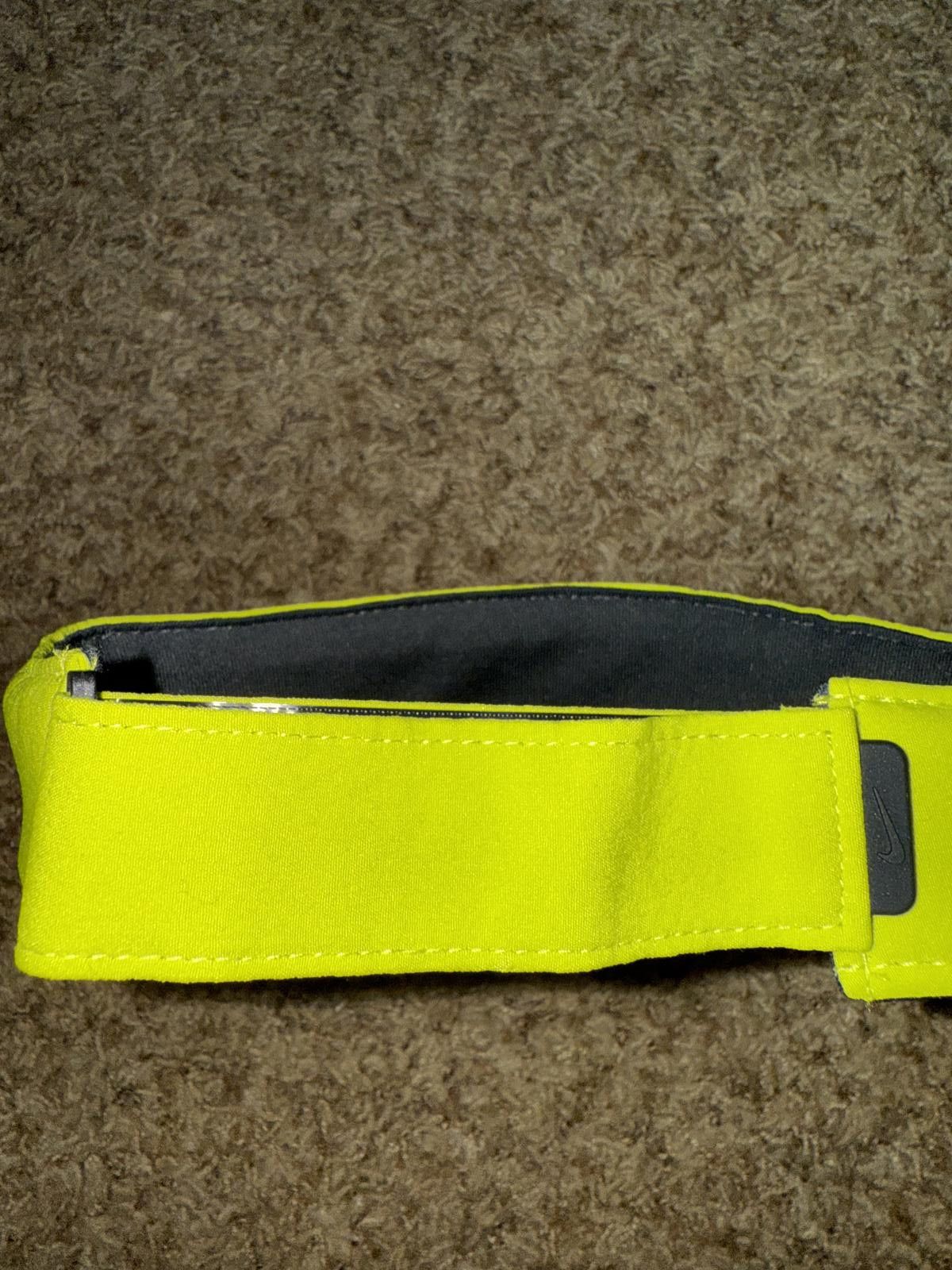 Nike Nike Women’s Aerobill Feather Light Volt Golf Visor Size ONE SIZE - 6 Thumbnail