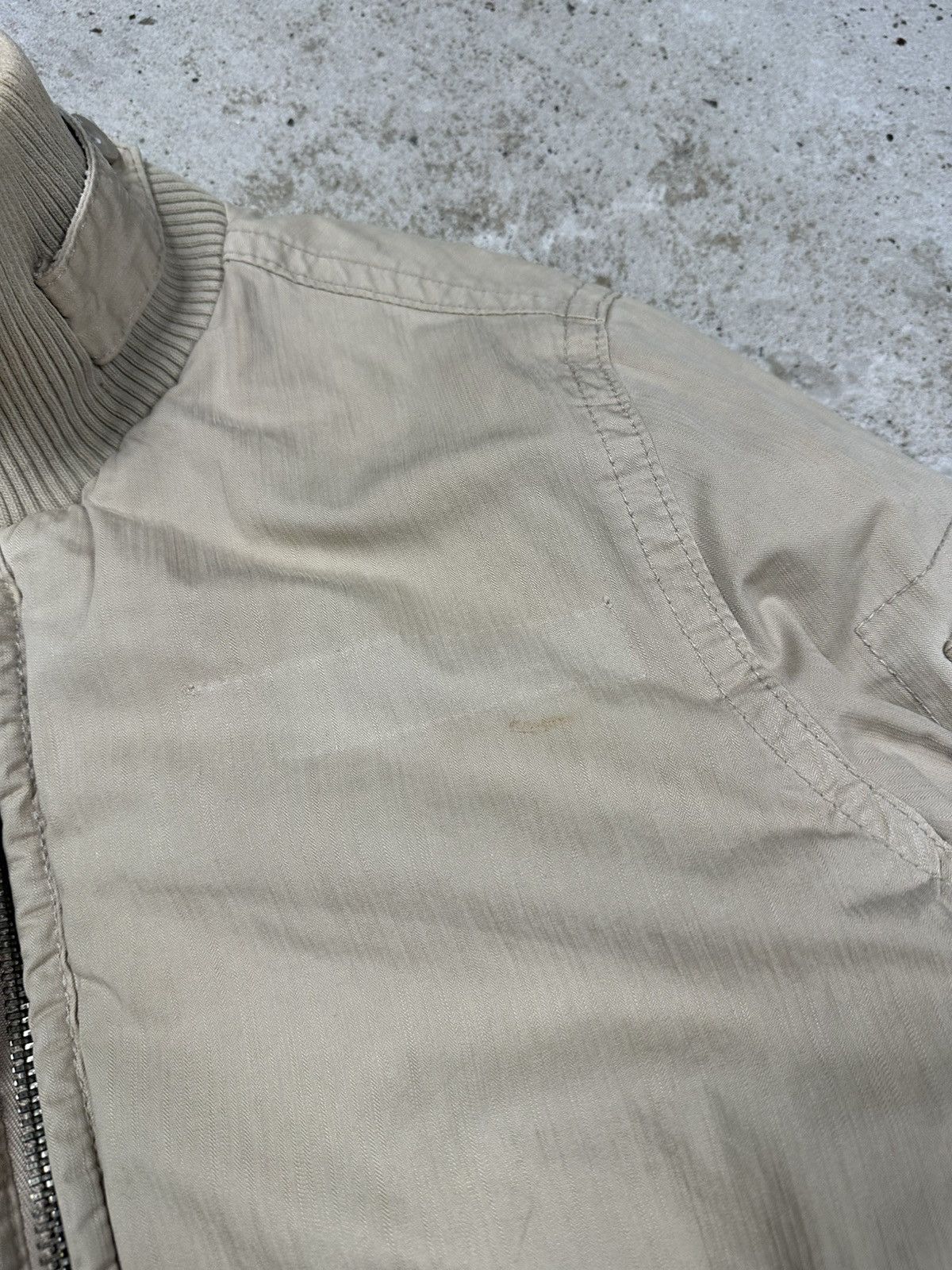 Tommy Hilfiger Vintage Y2K Tommy Hilfiger Beige Distressed Utility Bomber Size US S / EU 44-46 / 1 - 9 Thumbnail