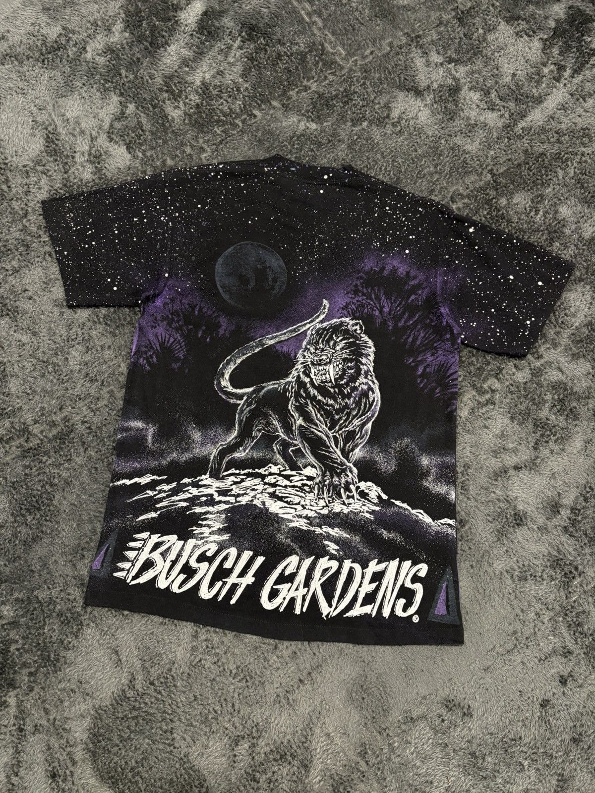 Vintage Vintage Busch Gardens Disney 90s Single Stitch 3D Print Tee Size US M / EU 48-50 / 2 - 9 Thumbnail