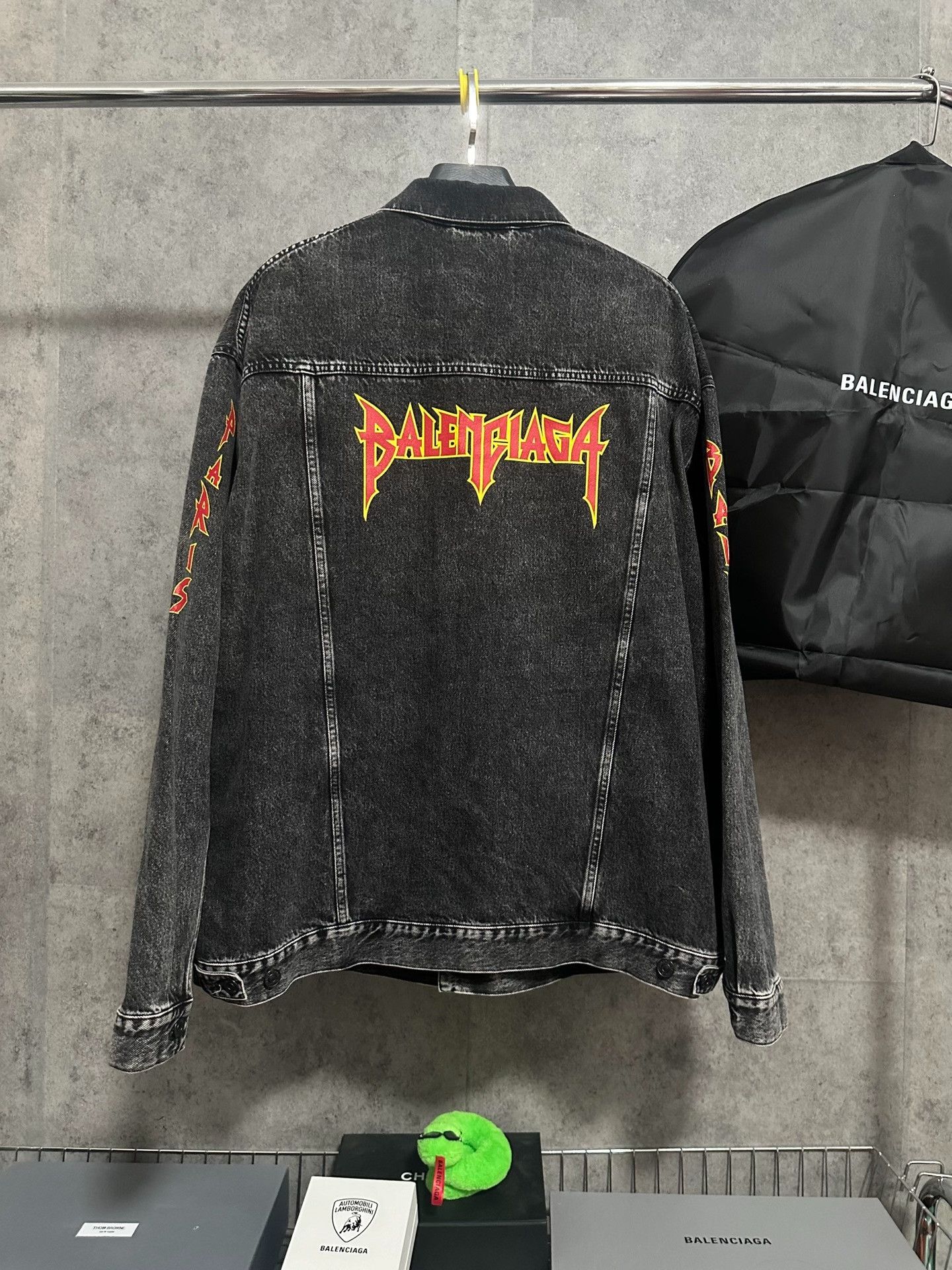 Balenciaga Balenciaga Metal Print Denim Jacket Size M Size US M / EU 48-50 / 2 - 1 Thumbnail