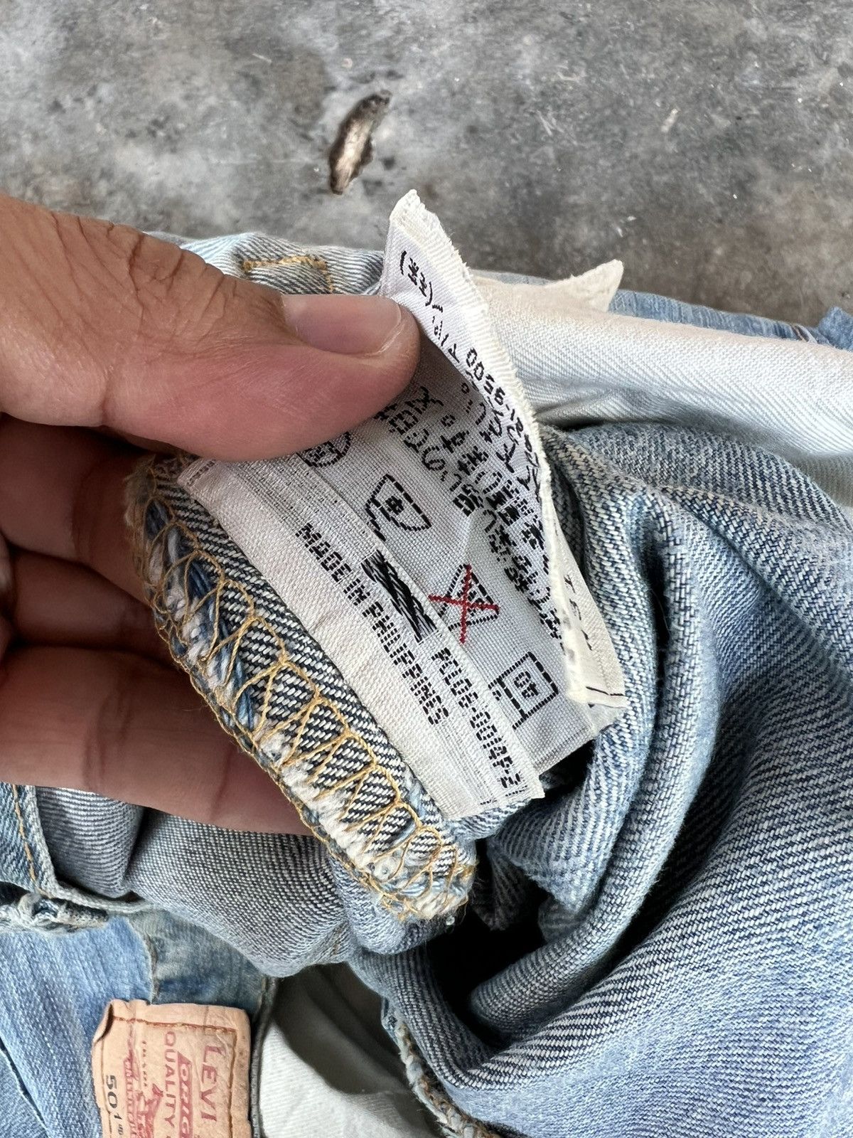 Japanese Brand × Levi's × Levi's Vintage Clothing 💥Rare💥Vintage Levis 501 Distress Jeans Size US 31 - 24 Thumbnail
