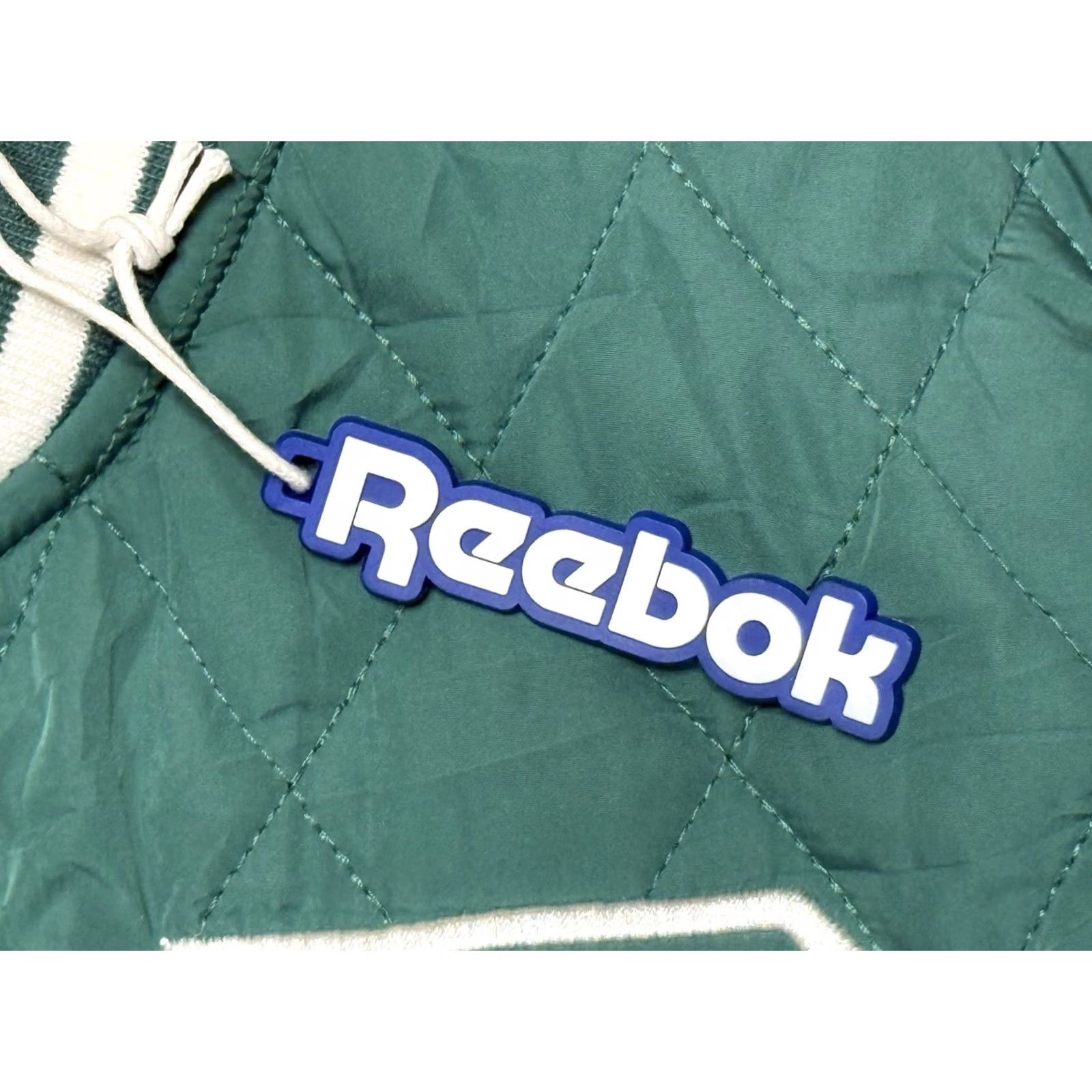 Forever 21 Forever 21 Jacket Vintage? No. NWT Deadstock Women’s Reebok x Forever 21 Retrofit Quilted Varsity Jacket Medium Size M / US 6-8 / IT 42-44 - 8 Thumbnail