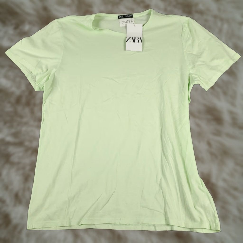 Zara Zara T-Shirt Womens Large Green Casual Short Sleeve Crew Neck Logo Size L / US 10 / IT 46 - 1 Thumbnail