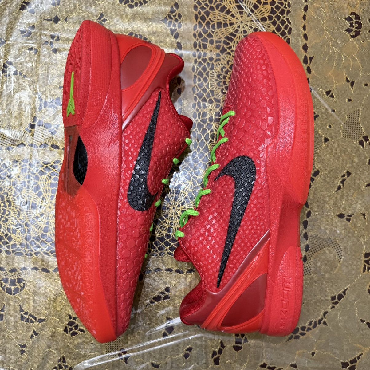 Nike retro protro kobe reverse grinch Size US 15 / EU 48 - 8 Thumbnail