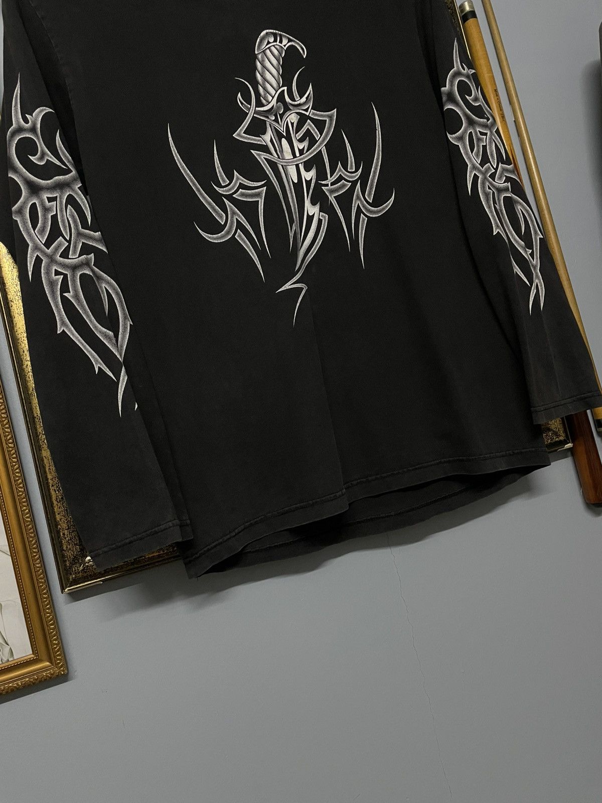 Vintage Vintage 1990s Tribal Knife Tattoo Sunfaded Distressed Tshirt Size US M / EU 48-50 / 2 - 4 Thumbnail