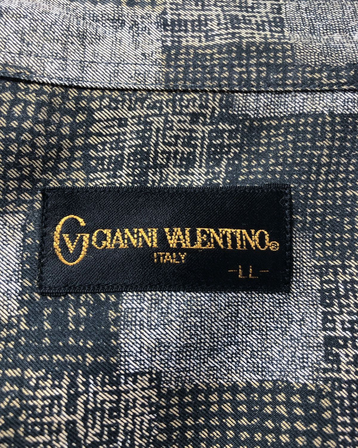 Gianni Valentino × Valentino × Vintage Vintage Gianni Valentino Italy Button Ups Shirt Nice Design Size US XL / EU 56 / 4 - 8 Thumbnail