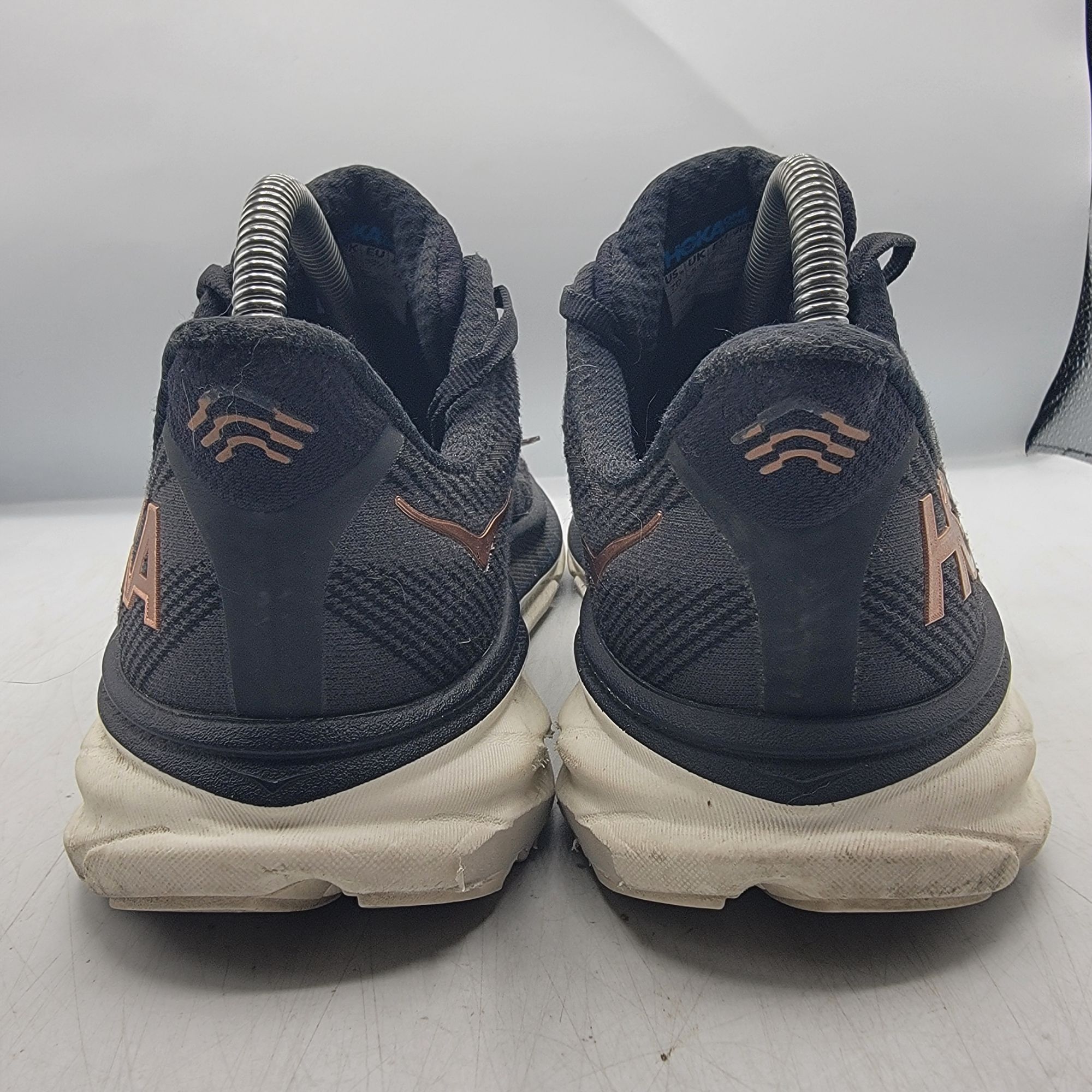 Hoka Hoka One One Clifton 9 Womens 7D Wide Running Shoes Black Ro Size US 7 / IT 37 - 4 Thumbnail