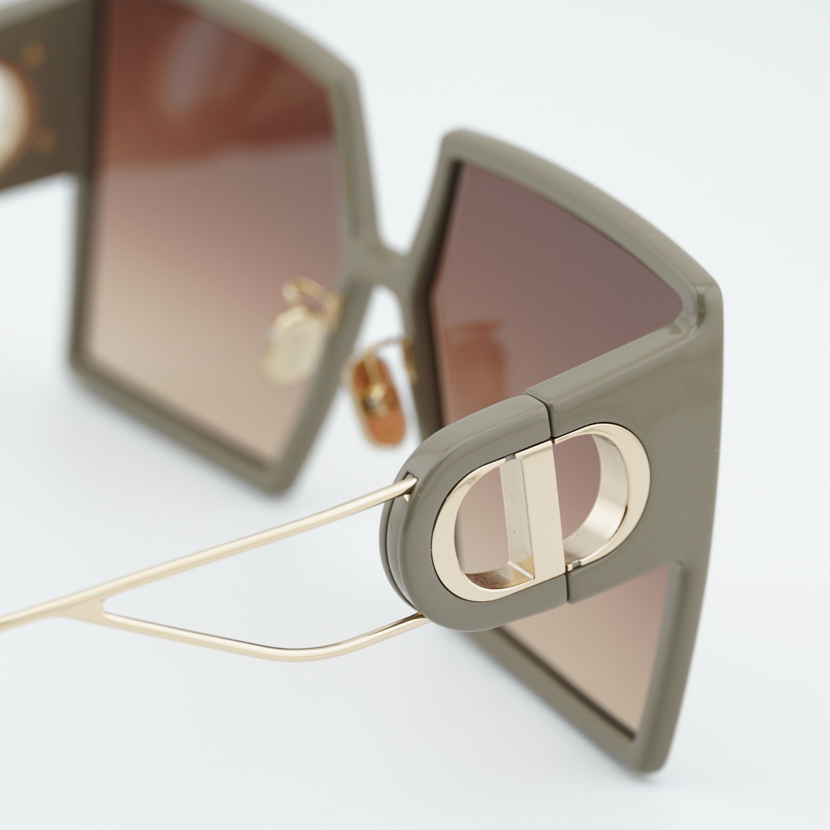 Dior Dior 30MONTAIGNE SU 55F1 Sunglasses Green Square Frame Size ONE SIZE - 8 Thumbnail