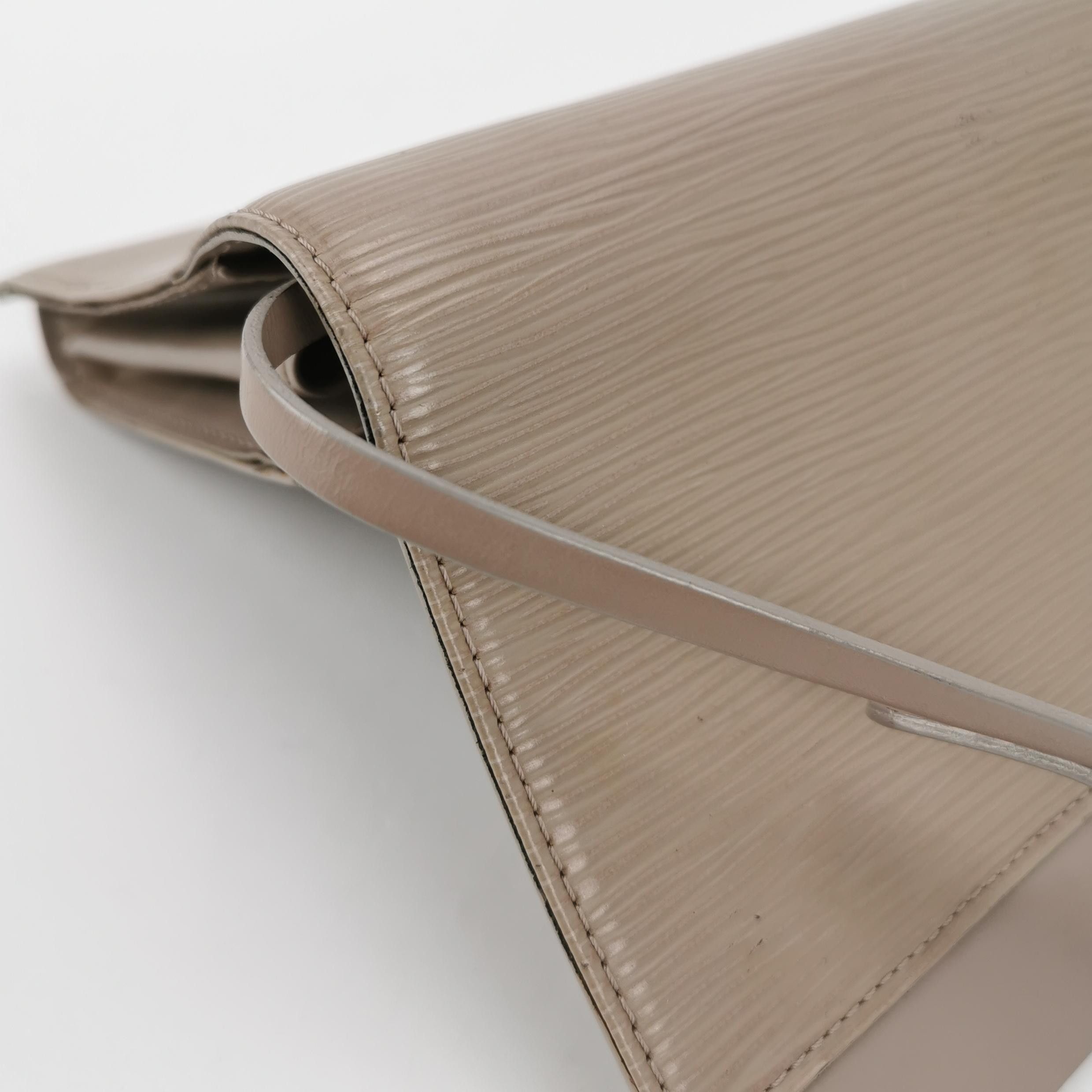 Louis Vuitton Louis Vuitton (LV) Cowhide Classic Versatile Handbag -y2506 Size ONE SIZE - 7 Thumbnail