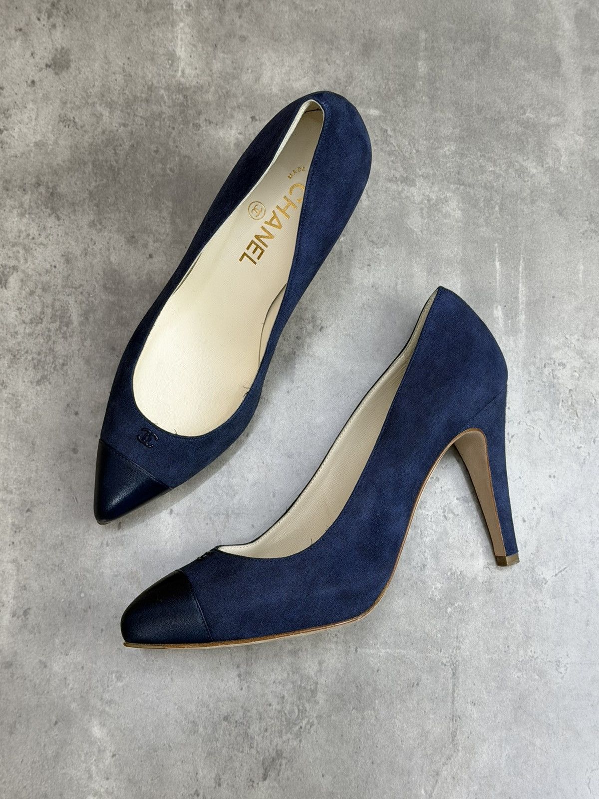 Chanel Chanel CC Blue Suede Cap Toe Heels Pumps Size 38 C Size US 8 / IT 38 - 10 Thumbnail