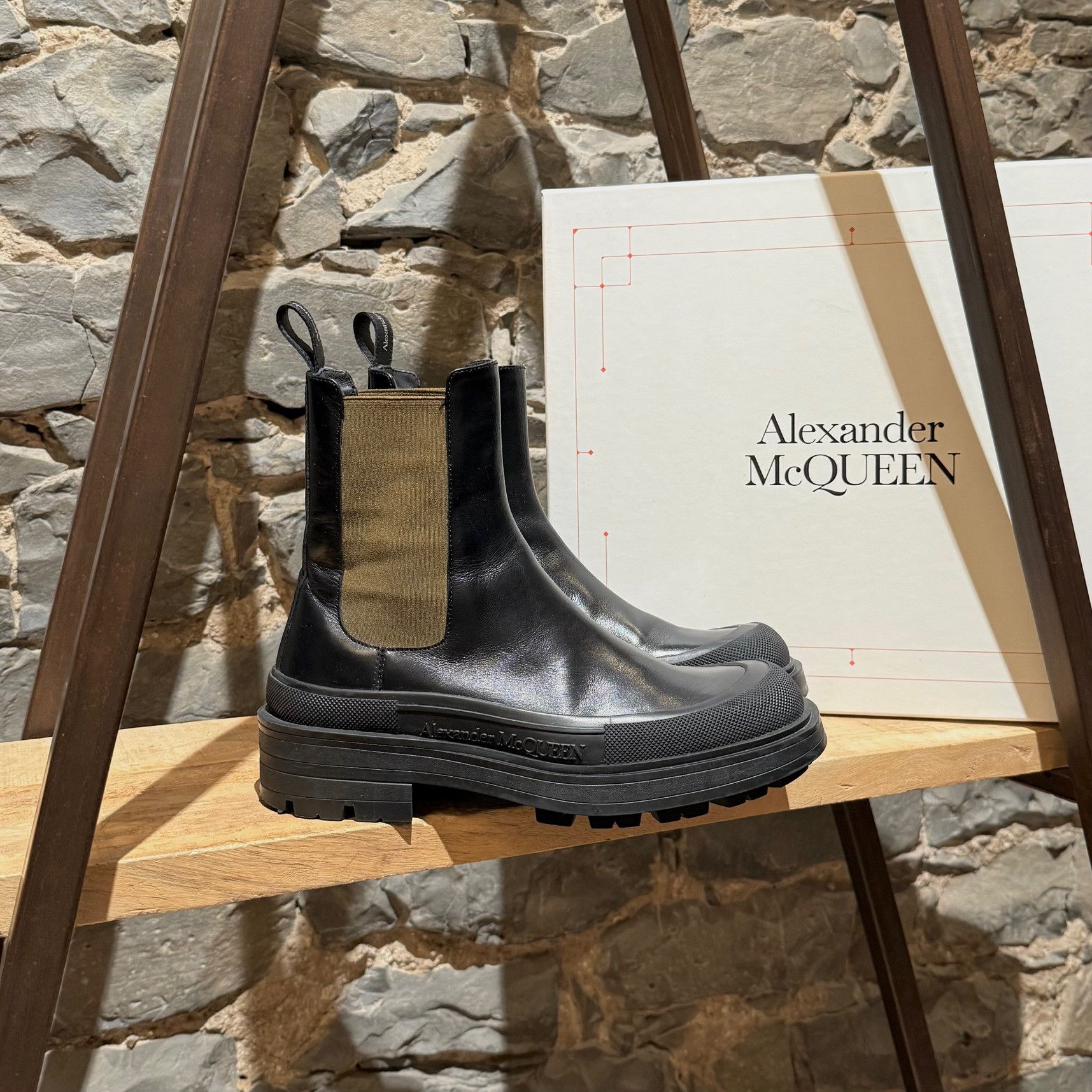 Alexander McQueen Alexander McQueen Black Leather Khaki Tread Chelsea Boots Size US 6 / EU 39 - 1 Thumbnail
