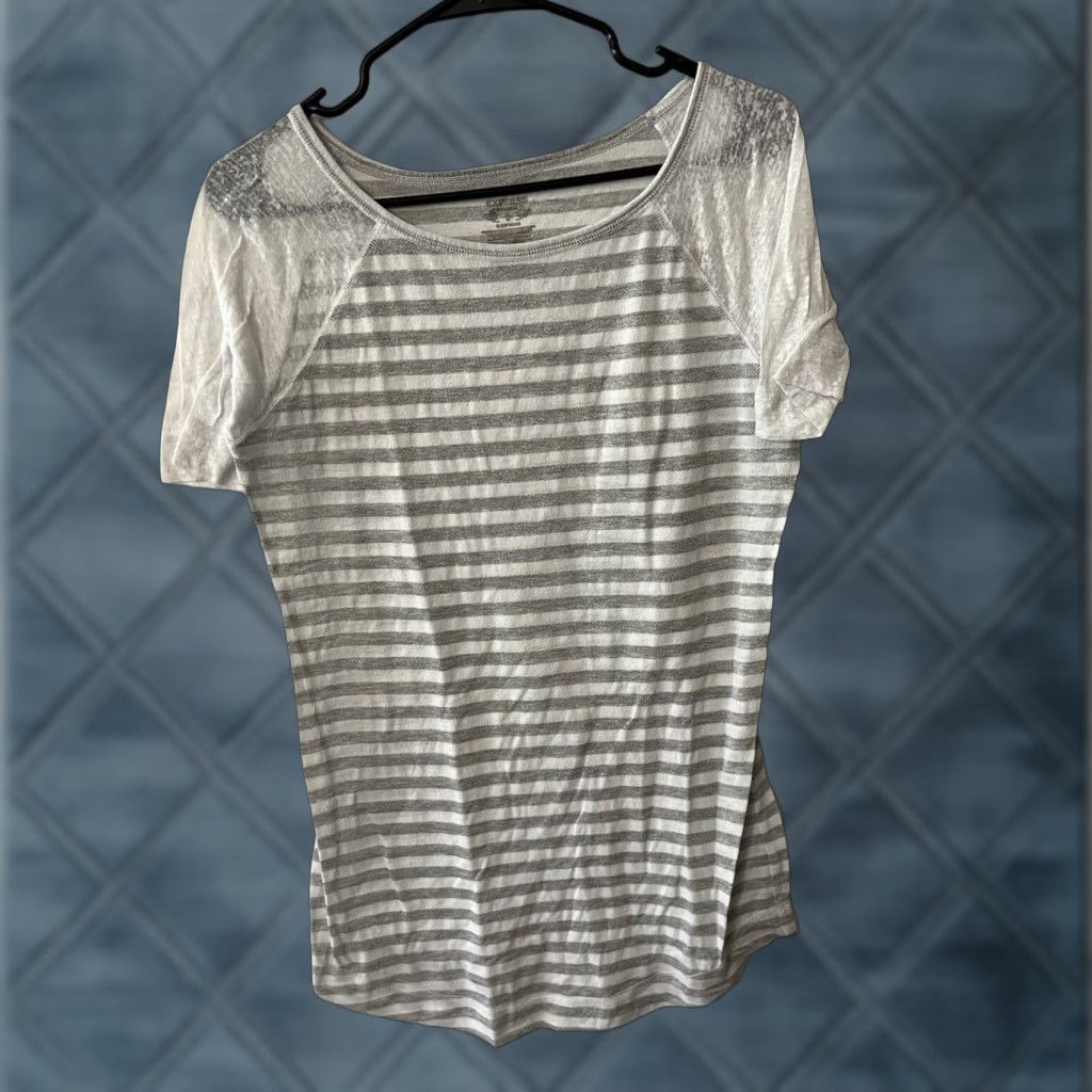 Express Express Pajama Top Striped White Gray Tee Women M Medium Sleepwear Top Size M / US 6-8 / IT 42-44 - 1 Thumbnail