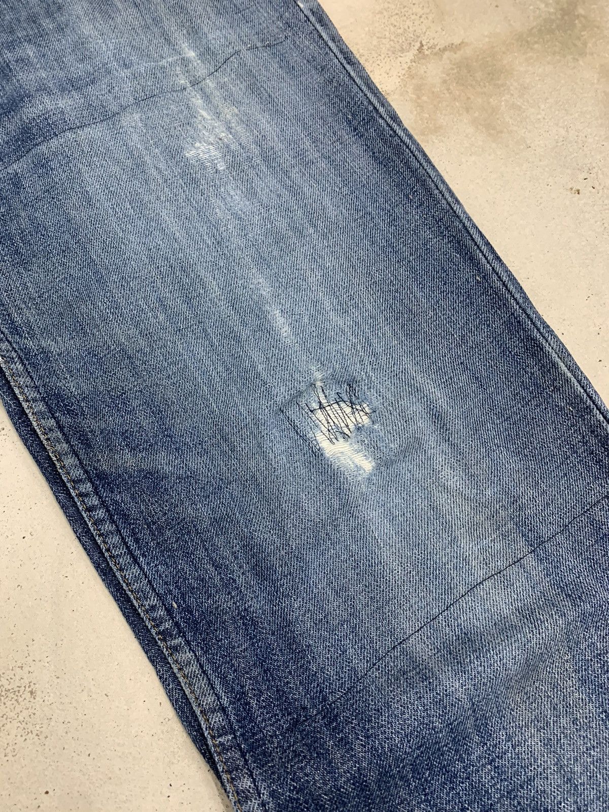 Levi's × Vintage Levis 533 04 Productio Distressed Denim Pants (AE3) Size US 32 / EU 48 - 7 Thumbnail